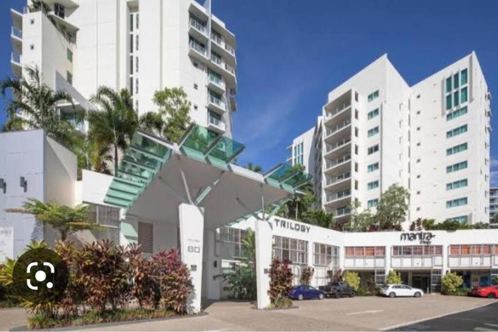 Studio room in Cairns Esplanade! Ocean view! Heart of Cairns