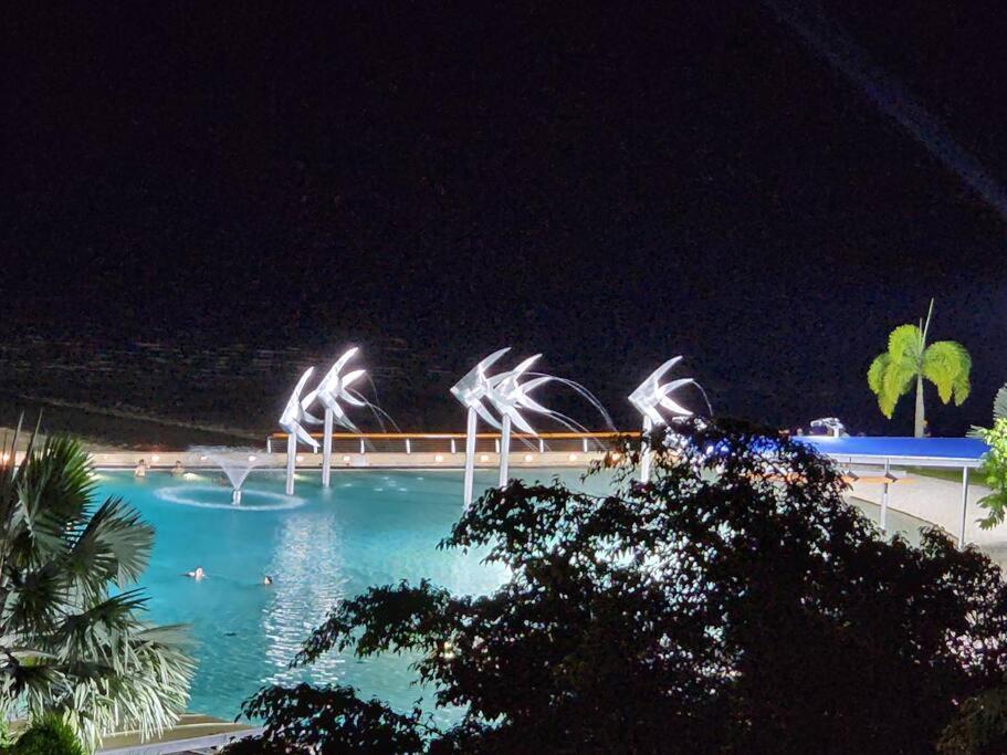 Studio room in Cairns Esplanade! Ocean view! Heart of Cairns