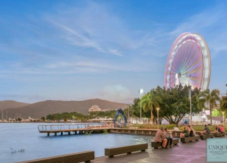 Studio room in Cairns Esplanade! Ocean view! Heart of Cairns