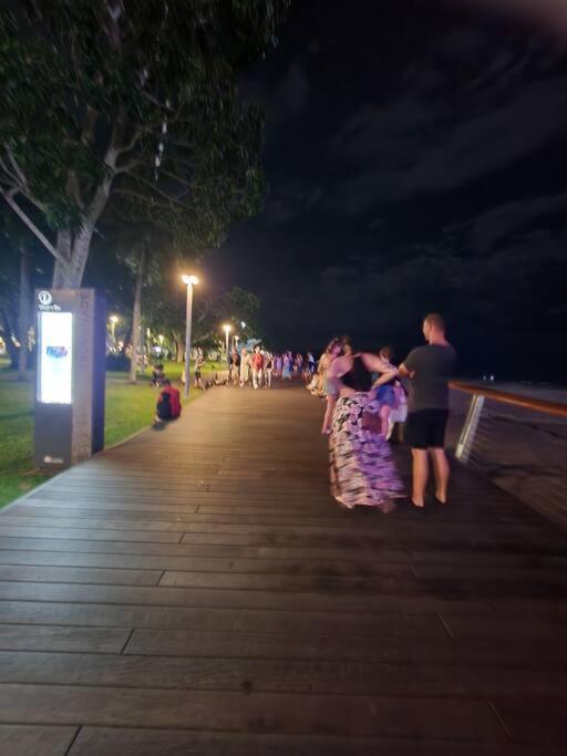 Studio room in Cairns Esplanade! Ocean view! Heart of Cairns