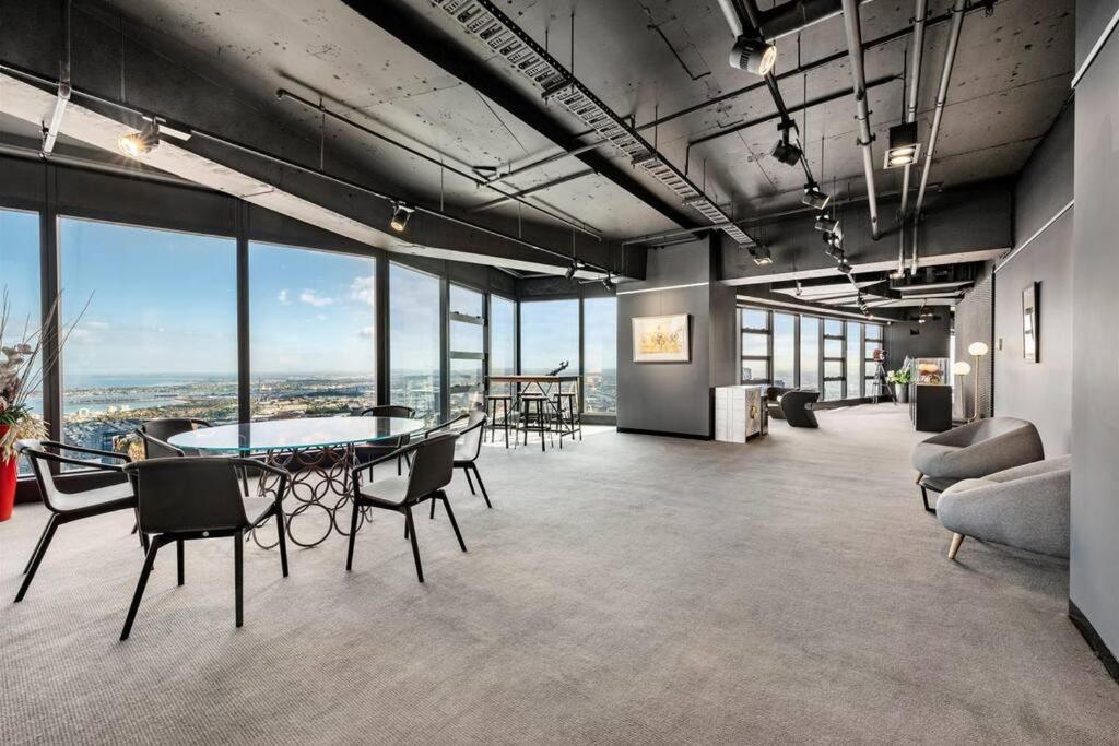 Most Exclusive & Highest Penthouse In MelbourneCBD