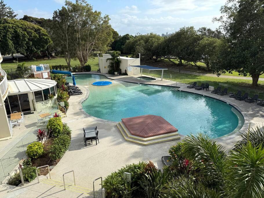 Gemini Resort, 2bedroom Unit19 and carpark Golden Beach, Caloundra