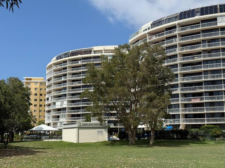 Gemini Resort, 2bedroom Unit19 and carpark Golden Beach, Caloundra