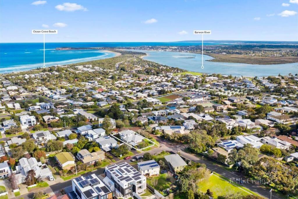 Tyntynder Coastal Beach House with Panoramic Views and Stunning Sunsets