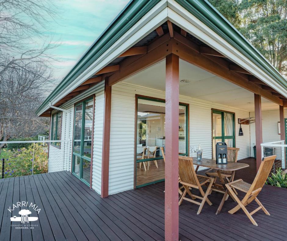 Karri Mia Chalets and Studios