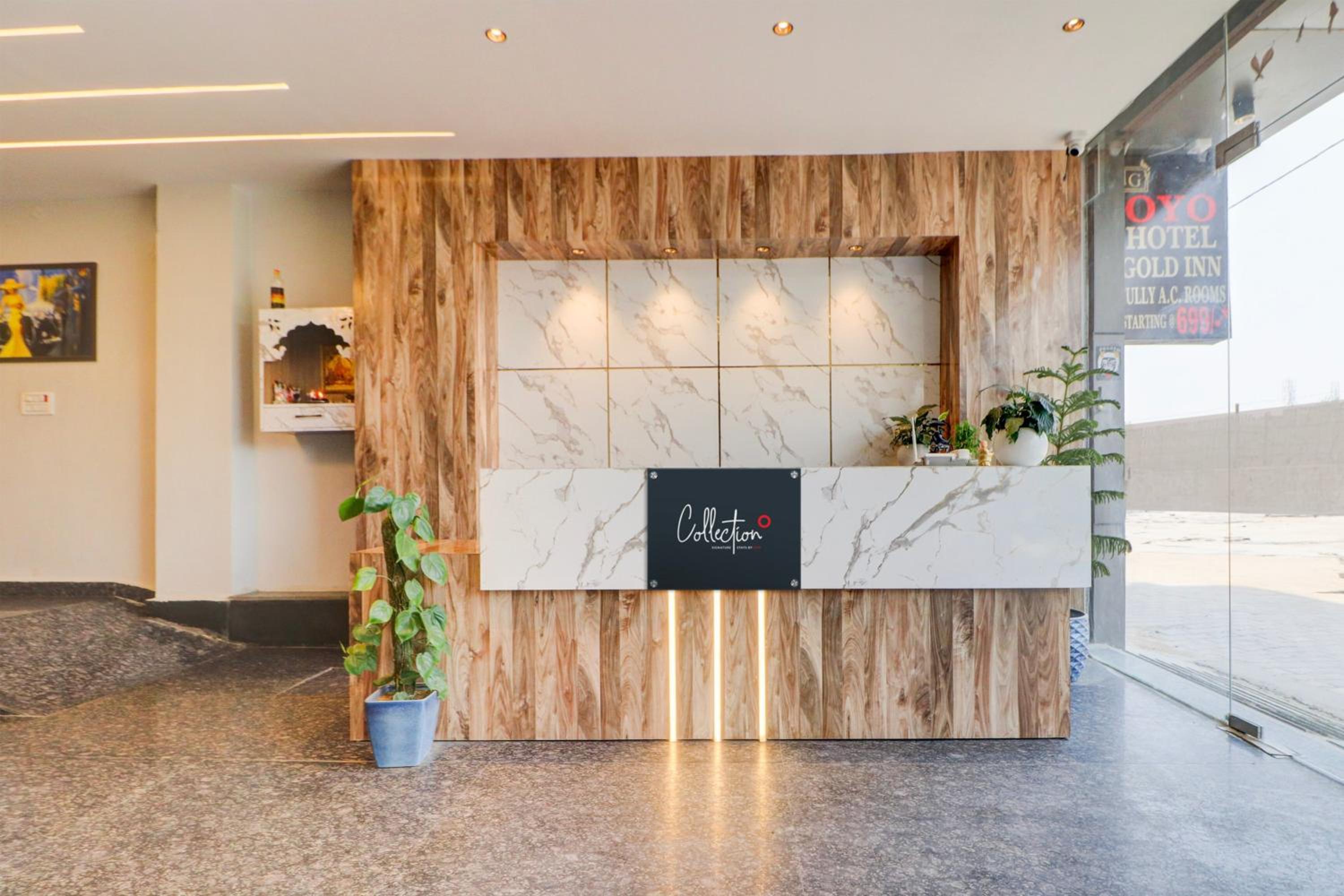 Lobby & Reception