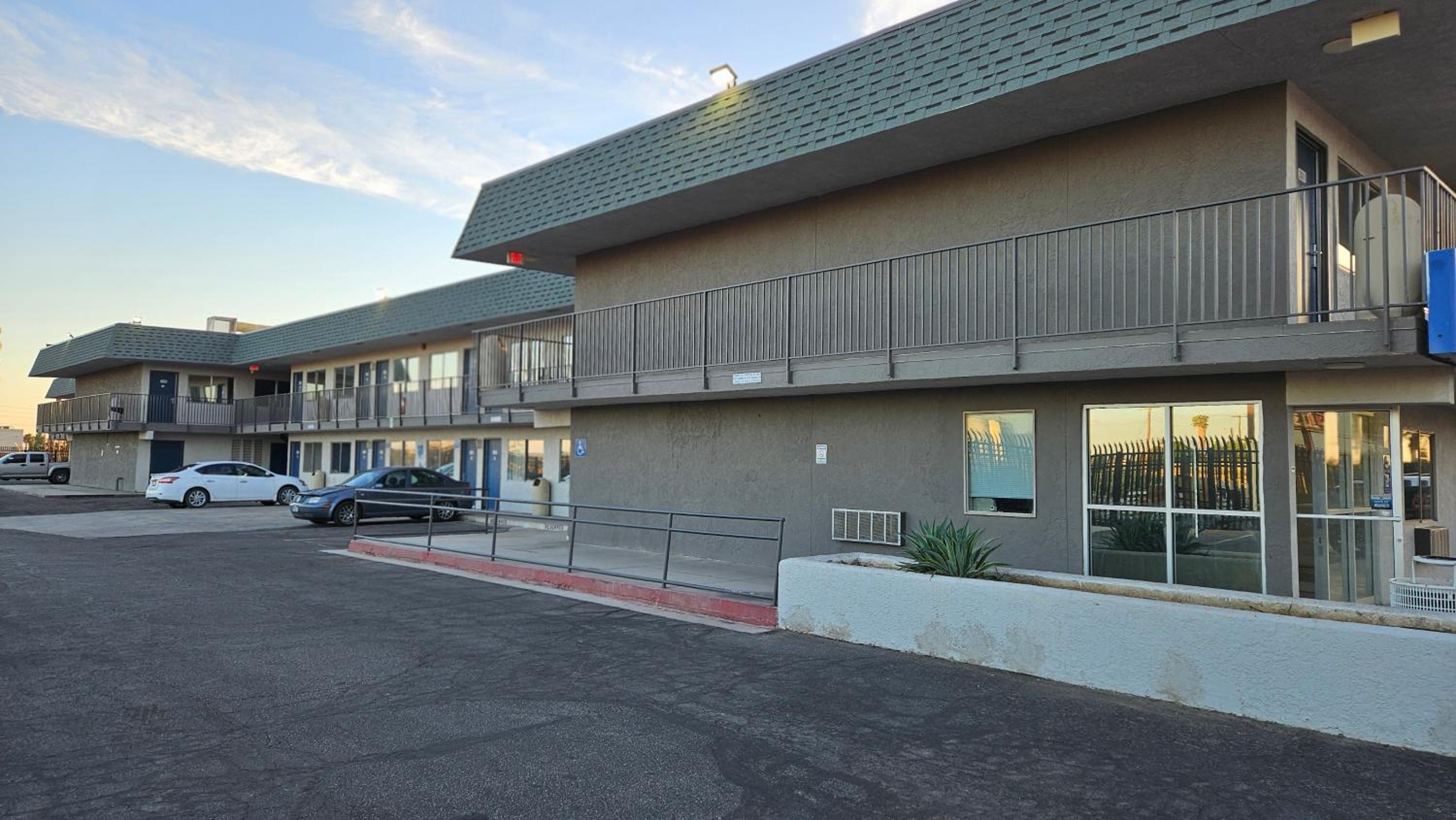 Blythe Vacations - Motel 6-Blythe, CA - Property Image 6