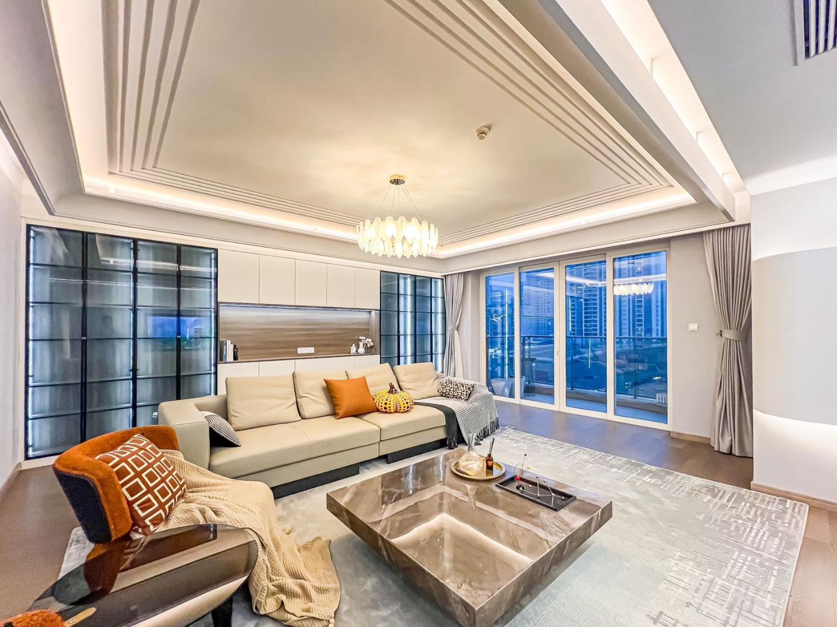 Eastern Hub - XinTianDi Branch Super Luxury 4 Bedrooms 3 Bathrooms Premium Quality Apt