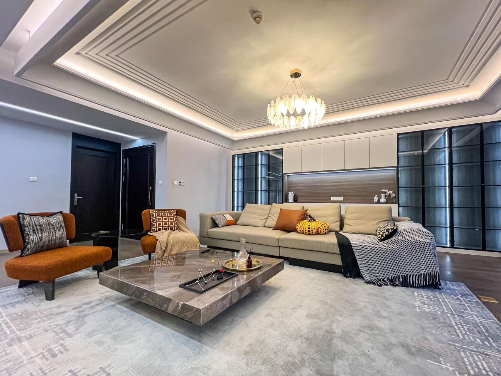 Eastern Hub - XinTianDi Branch Super Luxury 4 Bedrooms 3 Bathrooms Premium Quality Apt