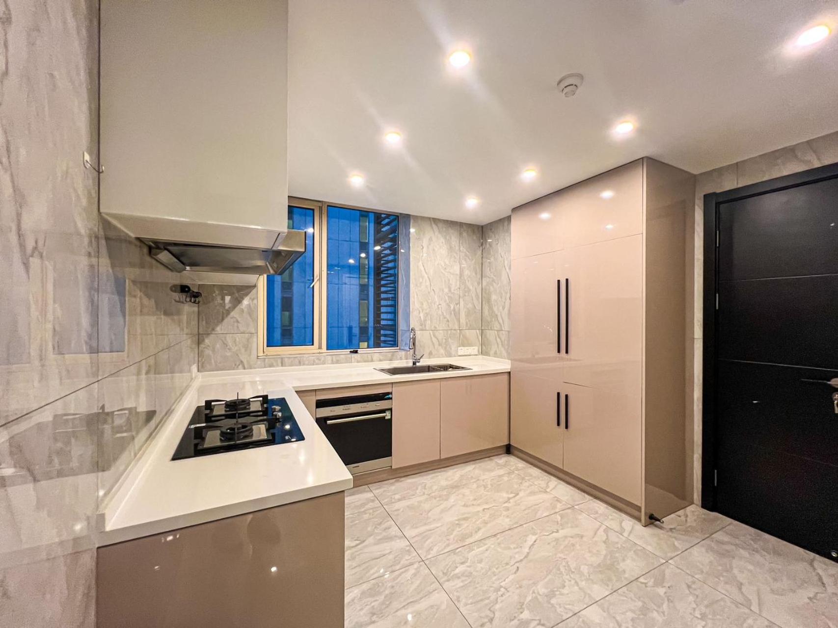 Eastern Hub - XinTianDi Branch Super Luxury 4 Bedrooms 3 Bathrooms Premium Quality Apt