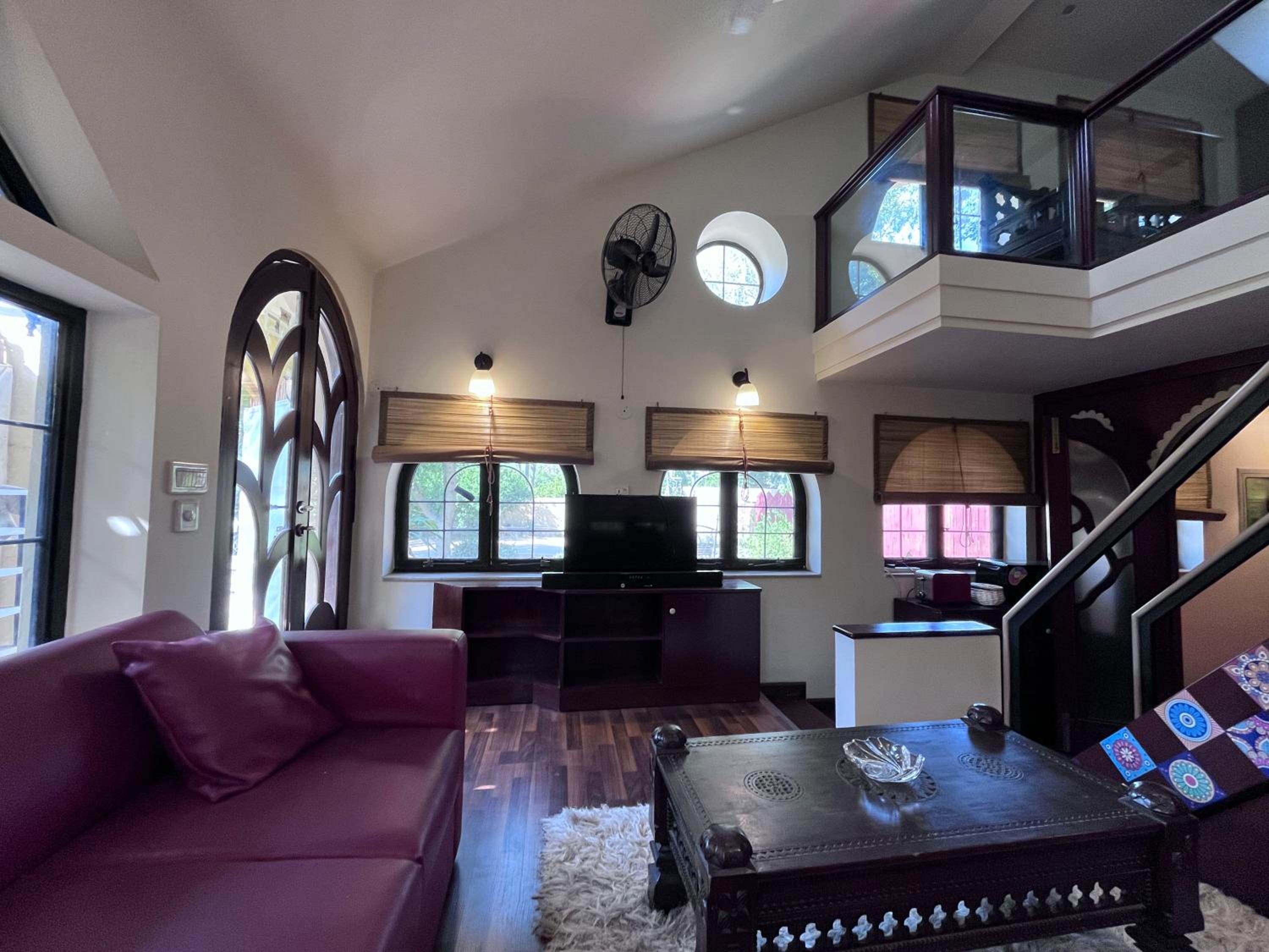 Cottage I 5min to M-2 Motorway 10min to BahriaTown view 2