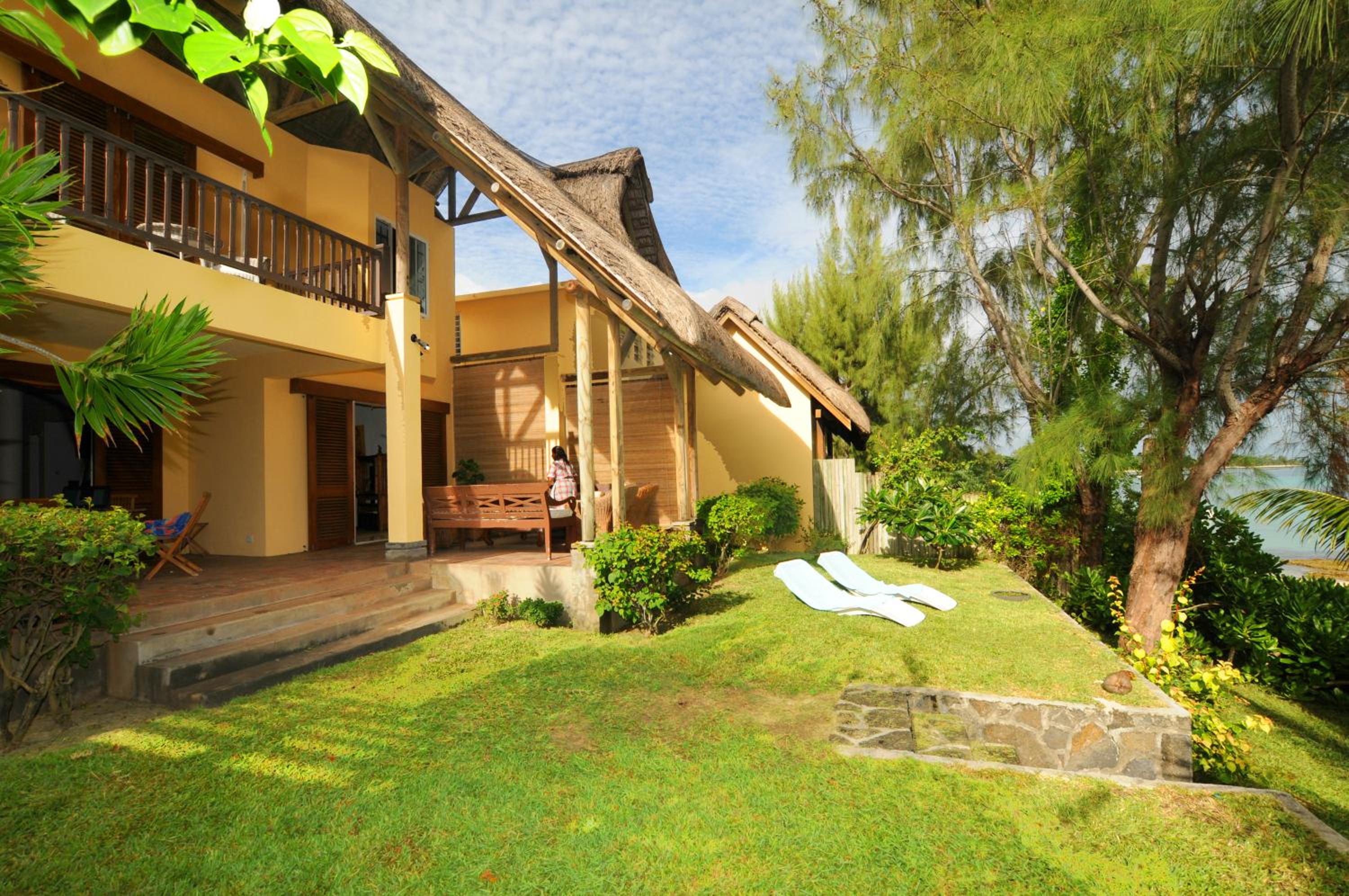 Ernestville 2 beachfront Villa Pointe aux Canonniers view 3