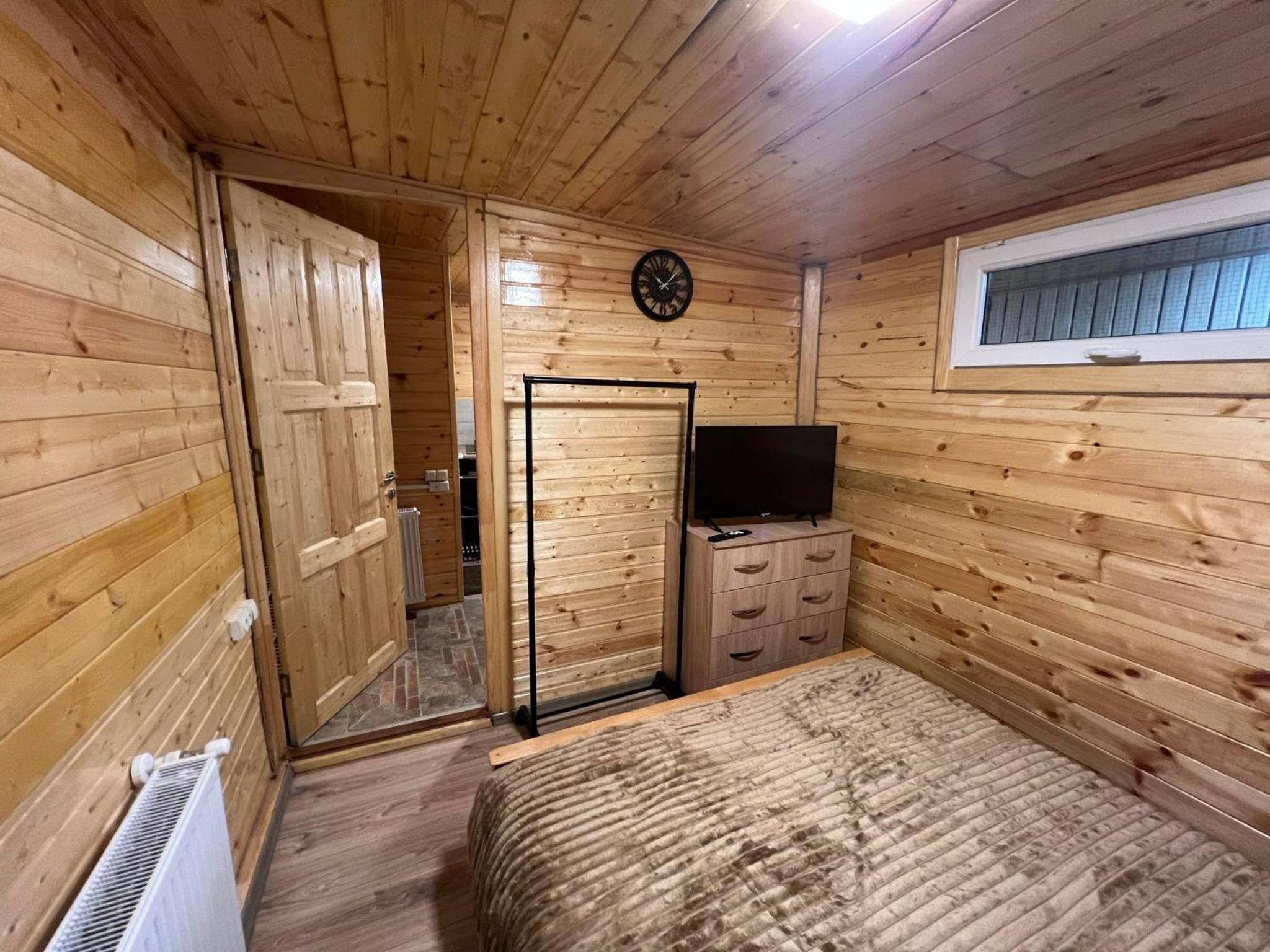 Wooden house Gariba Tbilisi view 2