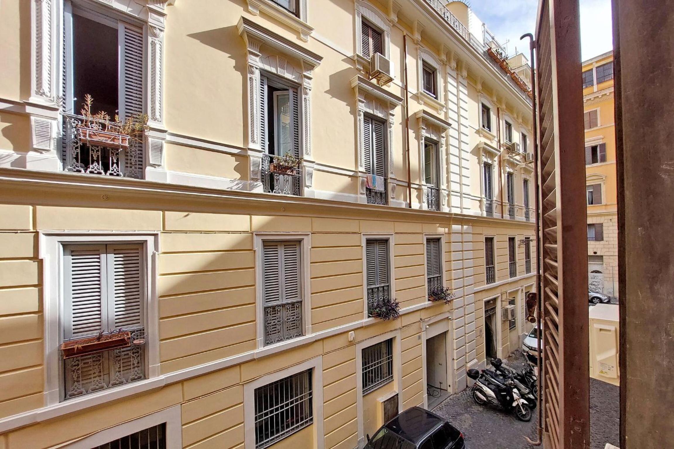 Caprareccia In Monti by Halldis