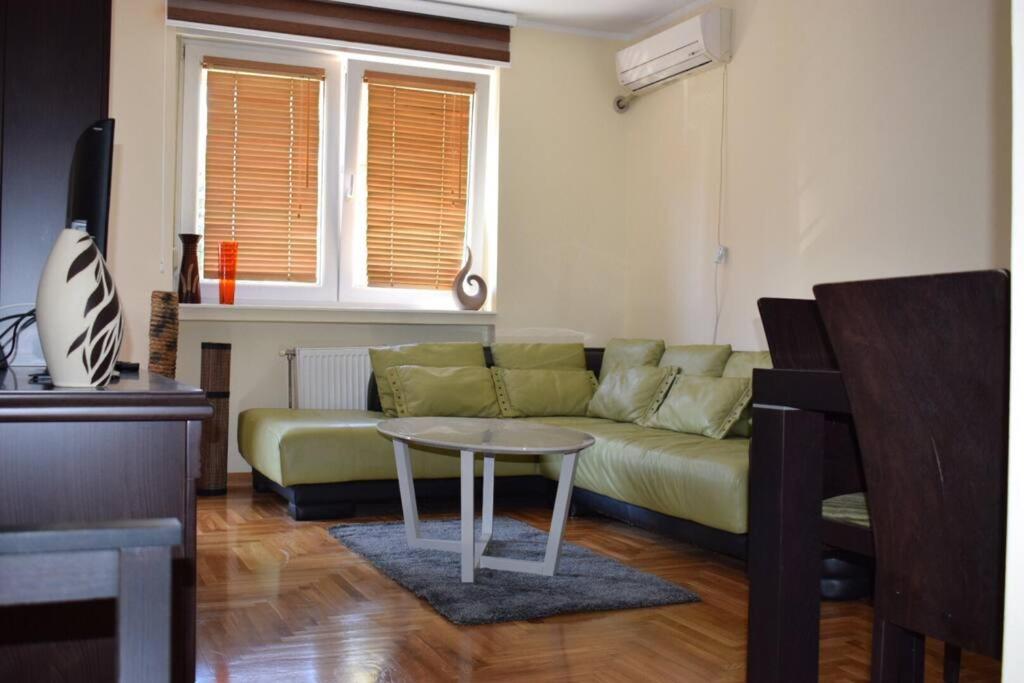 1 Bdr Apt Wlk Distance to Center City free parking