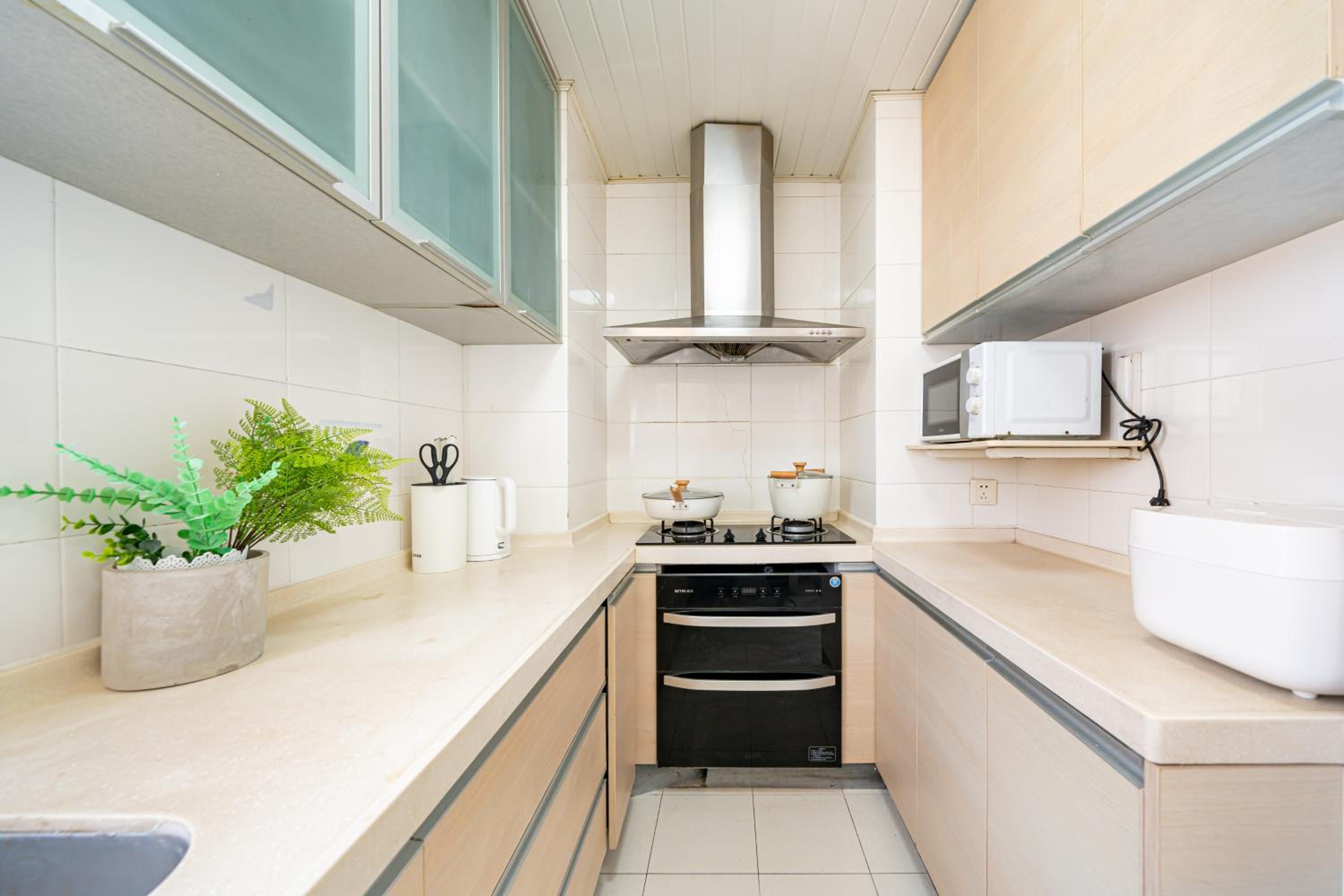 JinAn Apt,3 bedrooms,2 bathrooms,Jing'an District