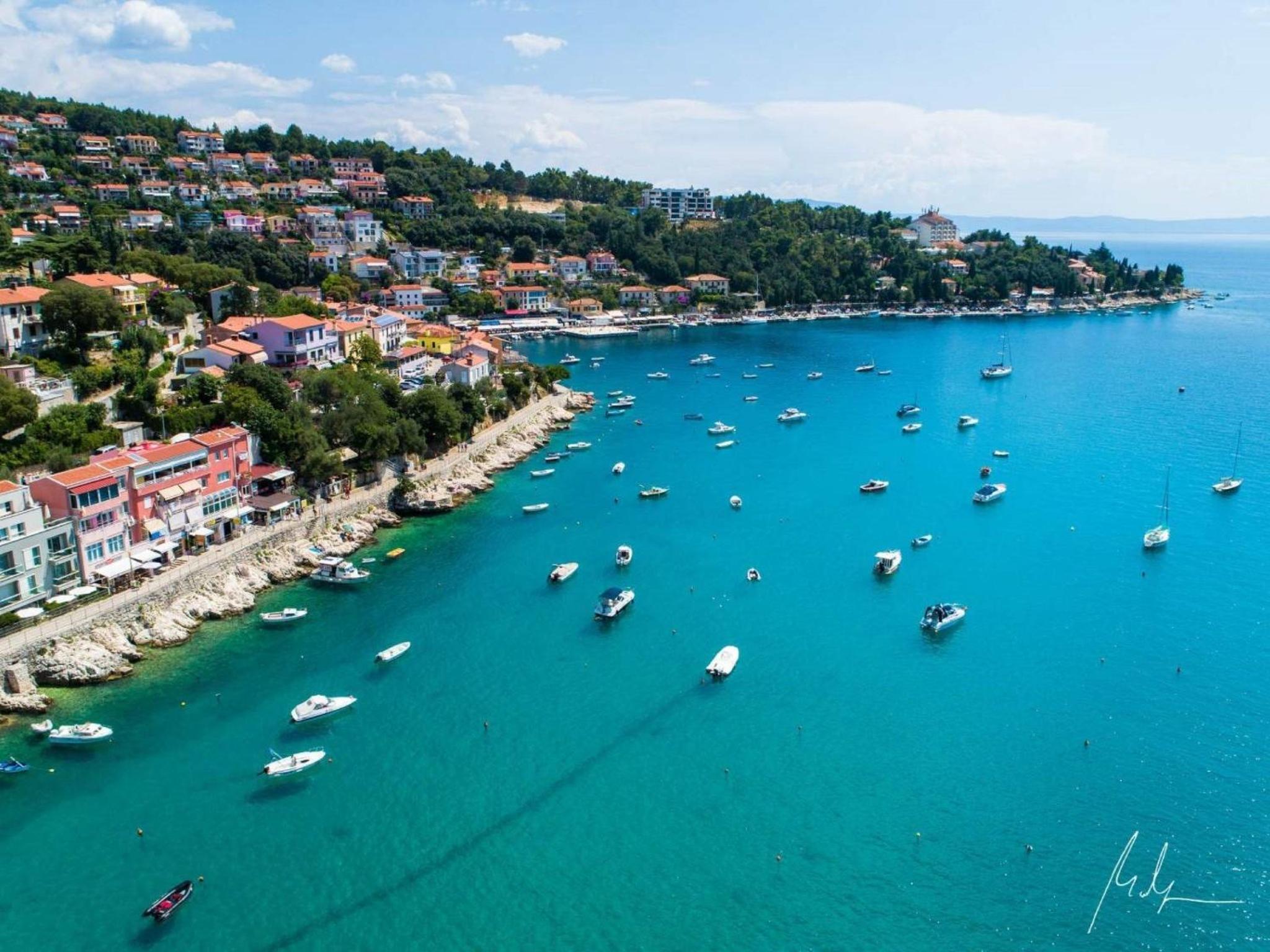 Stylish Two Bedroom Apartment in Labin