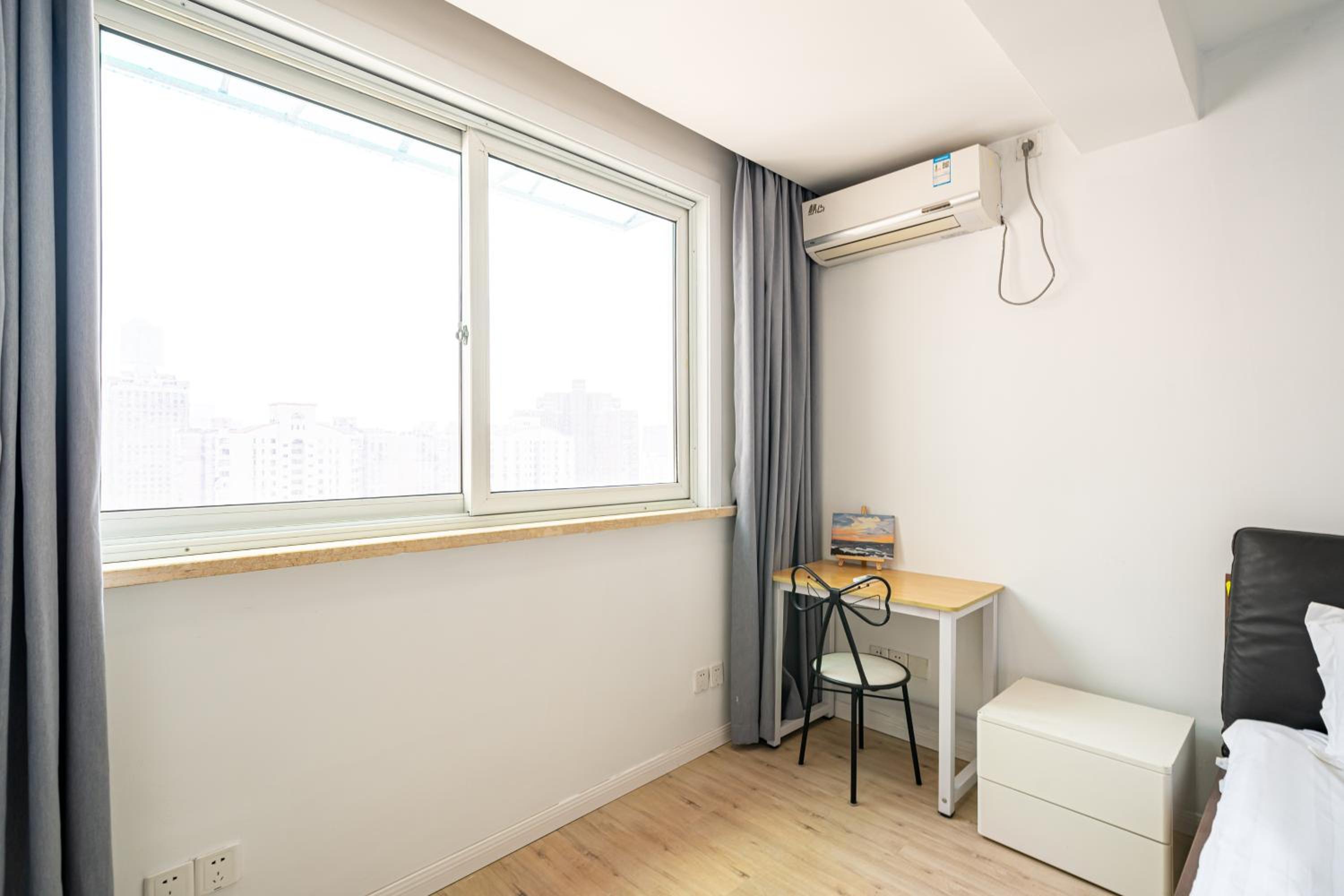 JinAn Apt,3 bedrooms,2 bathrooms,Jing'an District