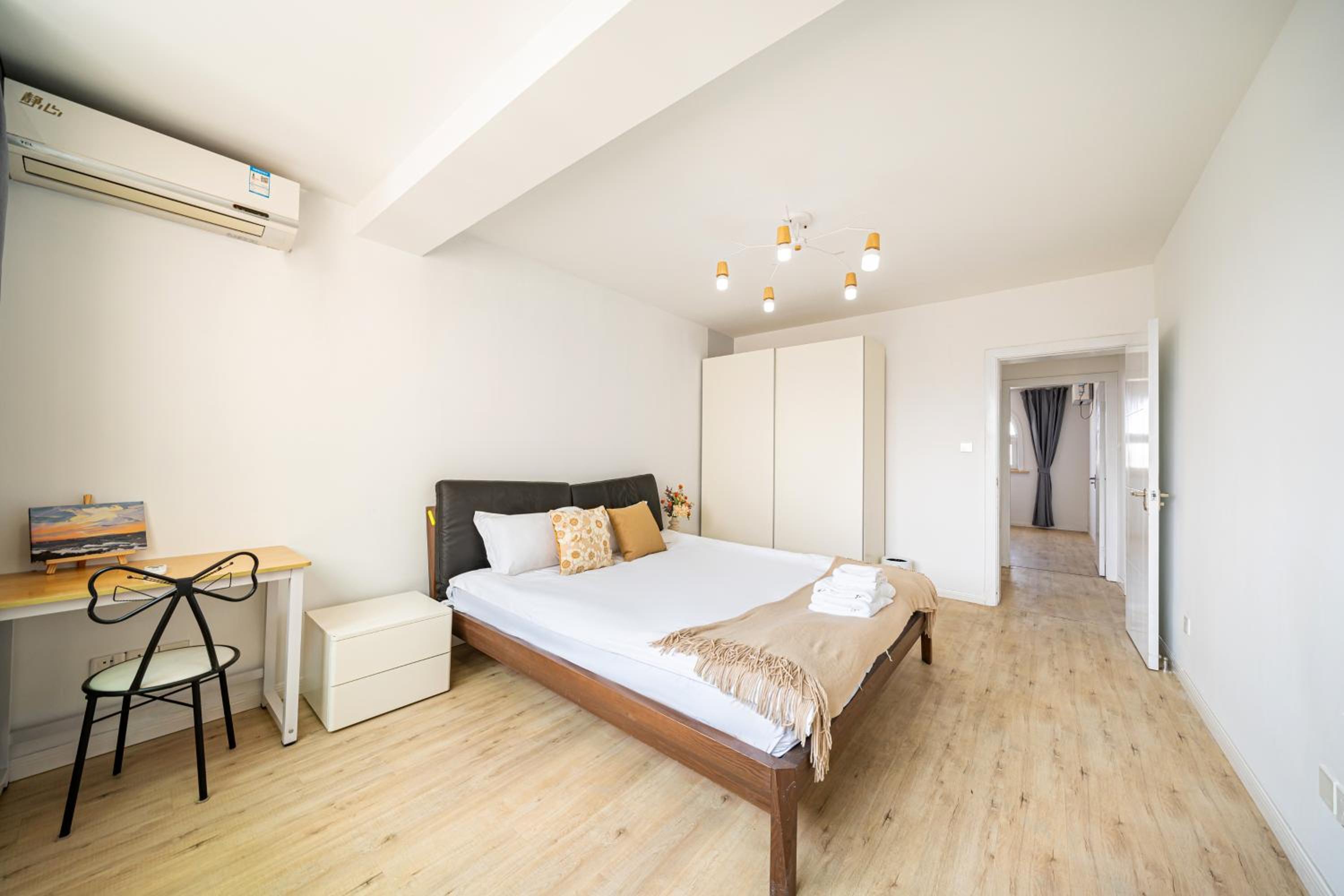 JinAn Apt,3 bedrooms,2 bathrooms,Jing'an District
