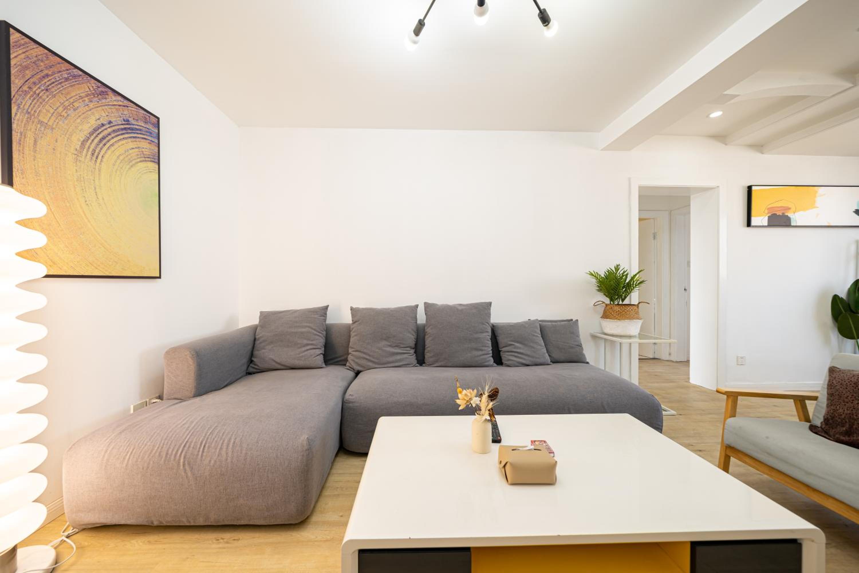 JinAn Apt,3 bedrooms,2 bathrooms,Jing'an District