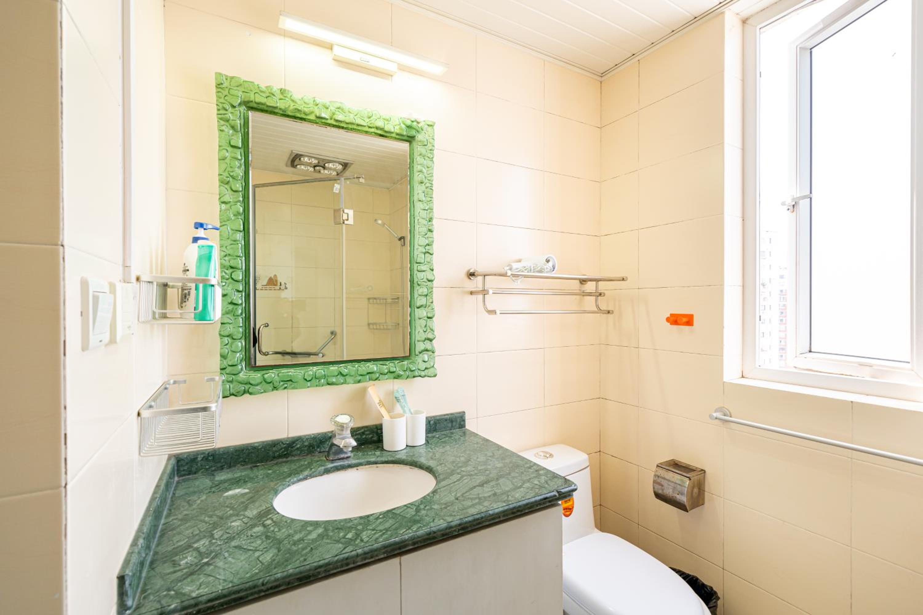 JinAn Apt,3 bedrooms,2 bathrooms,Jing'an District