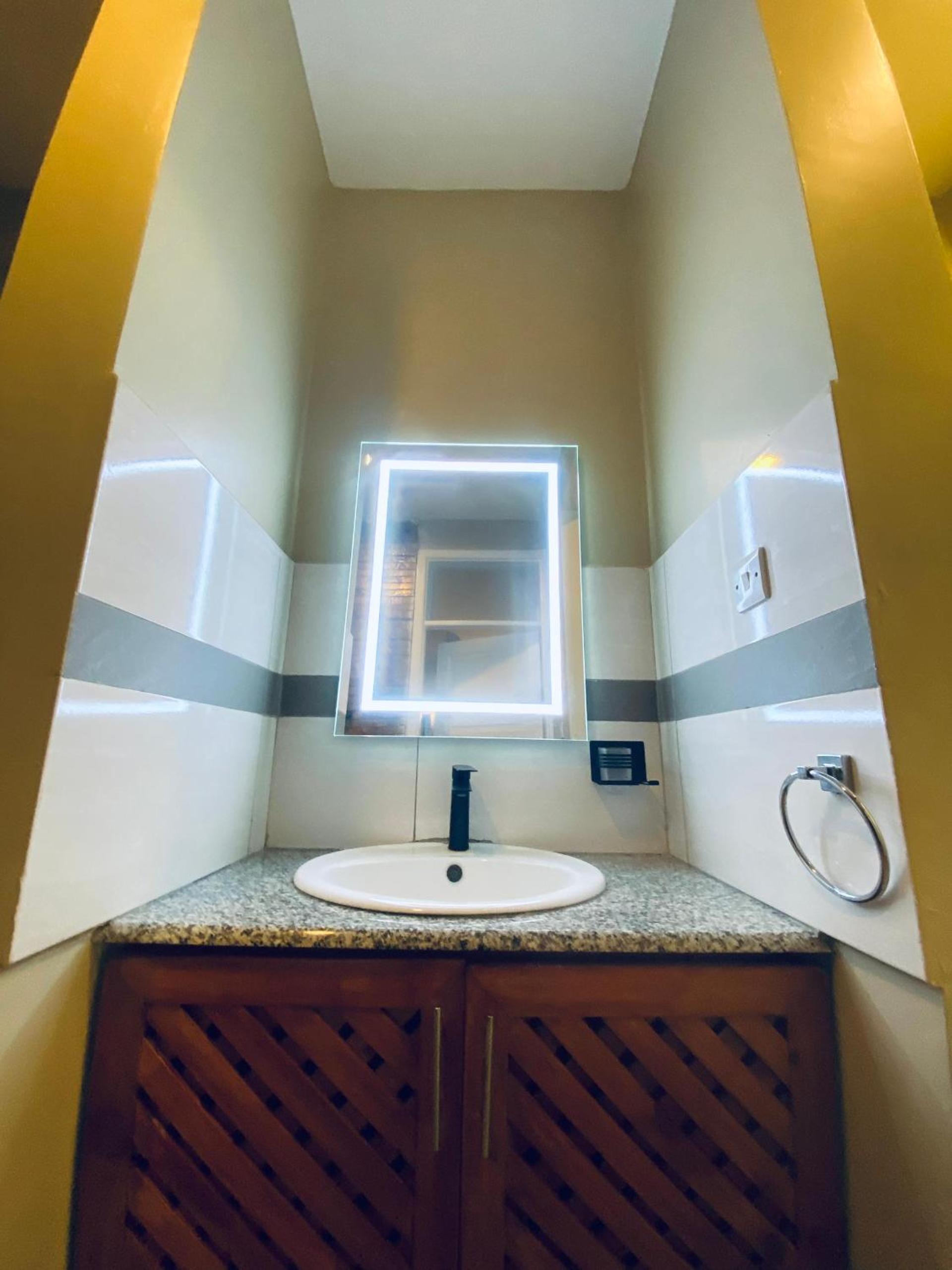 Jacomo Residences