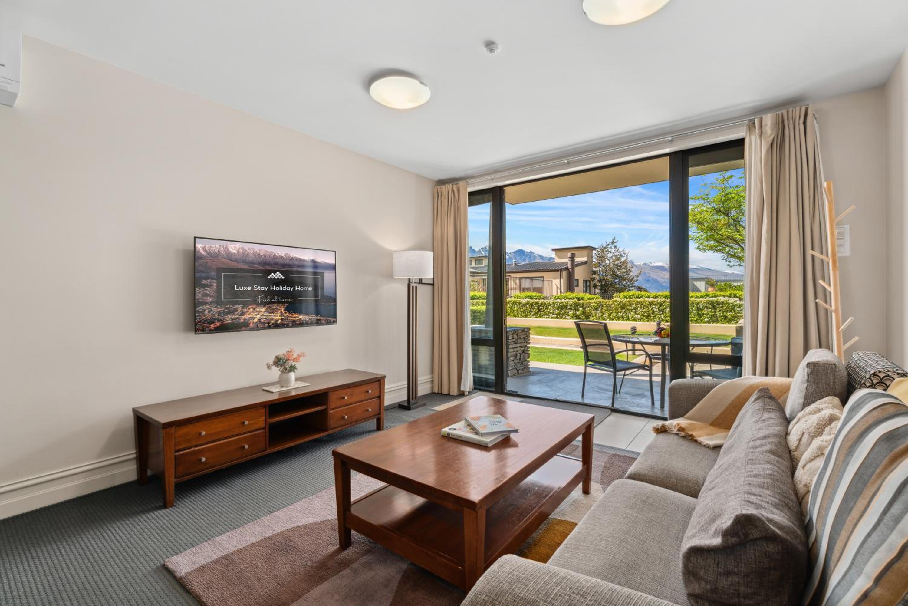 The Beacon - 2 Bedroom Town Centre Apartment 622 view 2