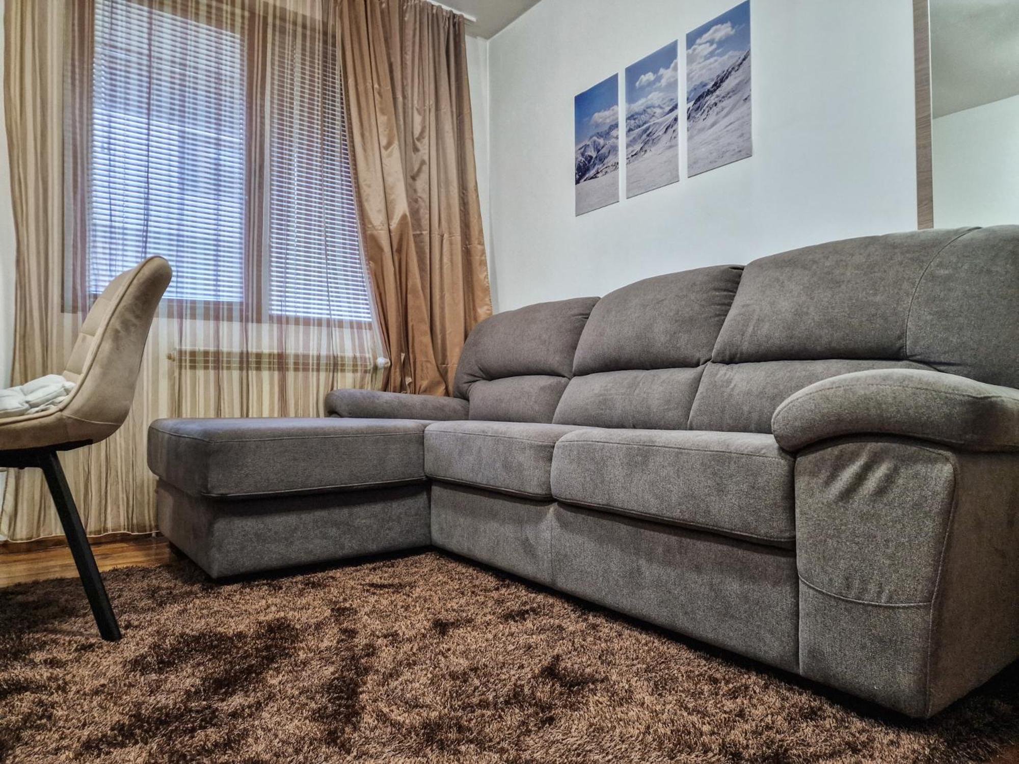 Central Bansko Flat for Rent, Steps from Gondola and Historic Old Town, Perfect for Skiers!