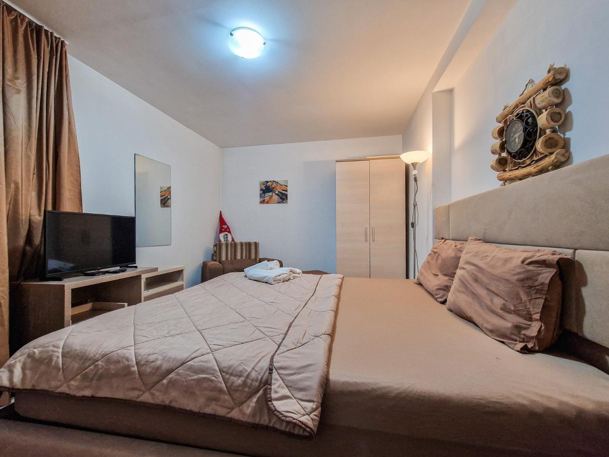 Central Bansko Flat for Rent, Steps from Gondola and Historic Old Town, Perfect for Skiers!