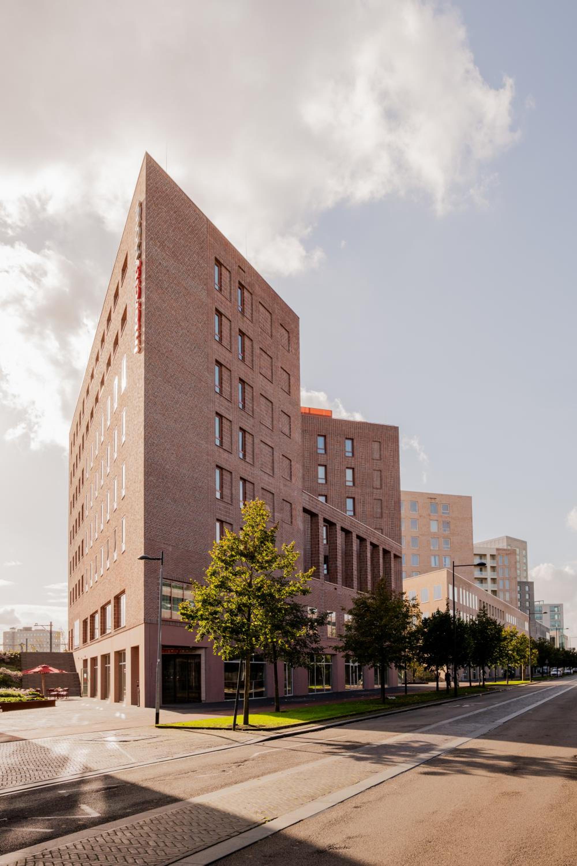 Hotel IntercityHotel Breda - Image 1