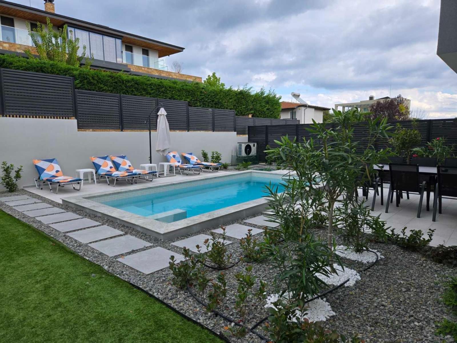 Villa Felicity, private pool with heating and salt water