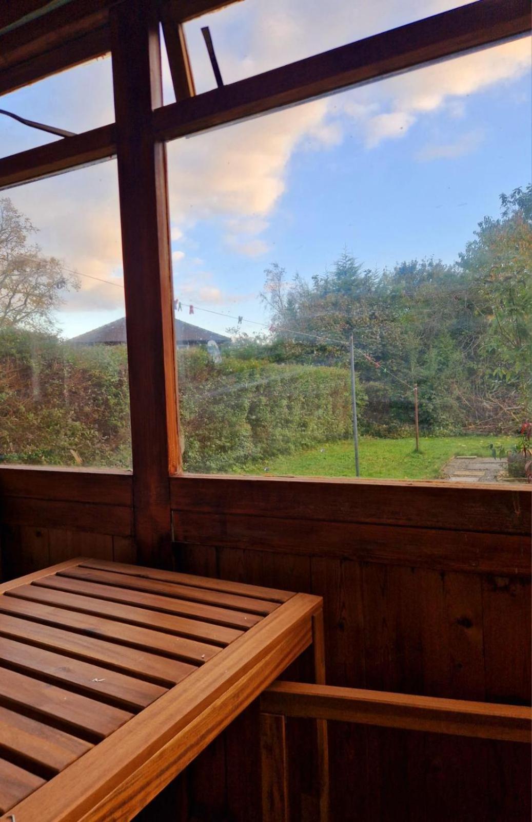 Harrogate Entire House, free private parking and garden view 3