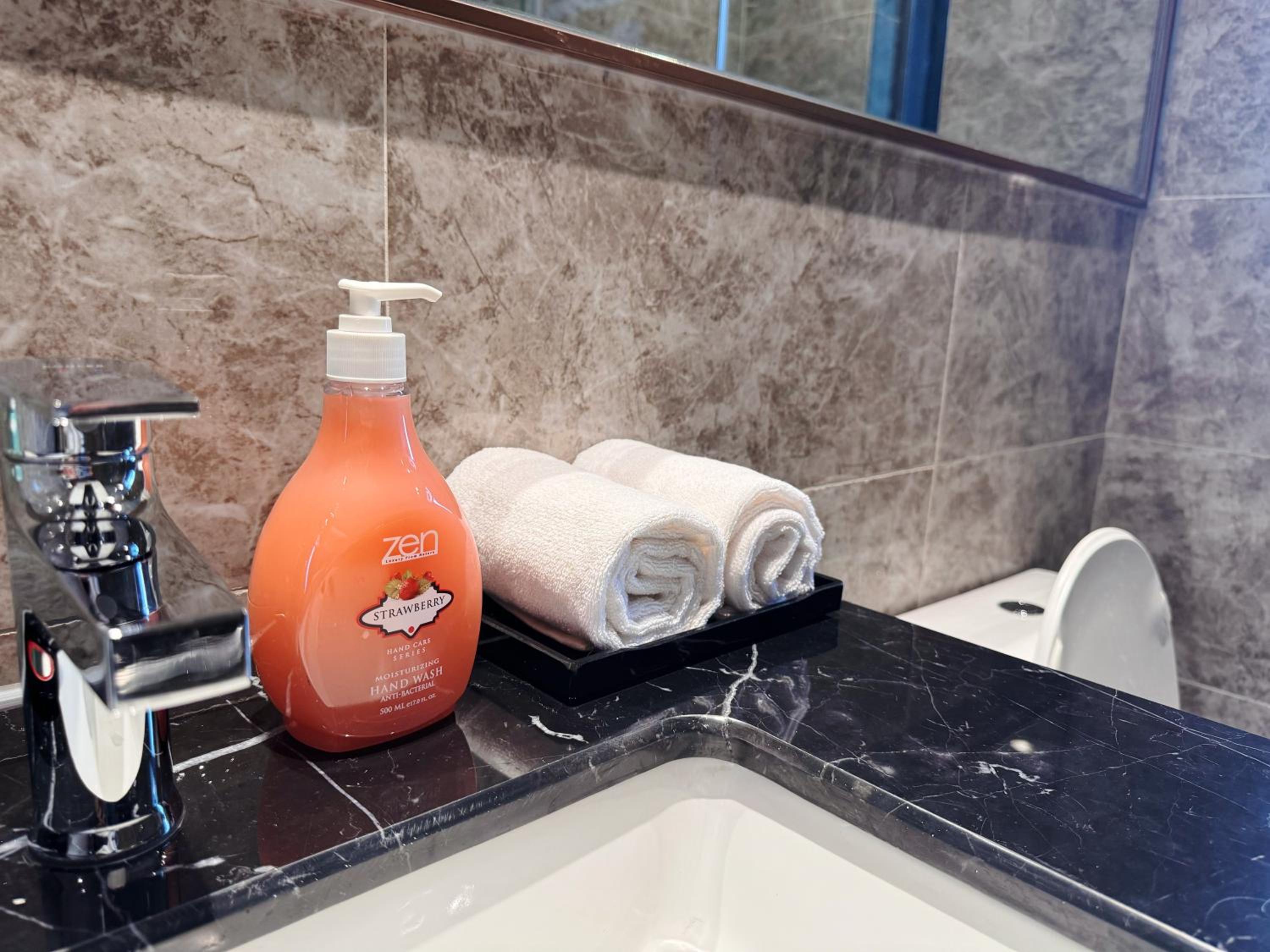 The Bess Hotel Tokyo is located adjacent to Singapore and offers a sea viewIt is a business smart room for couples with a luxurious Princess Bay sea view富力