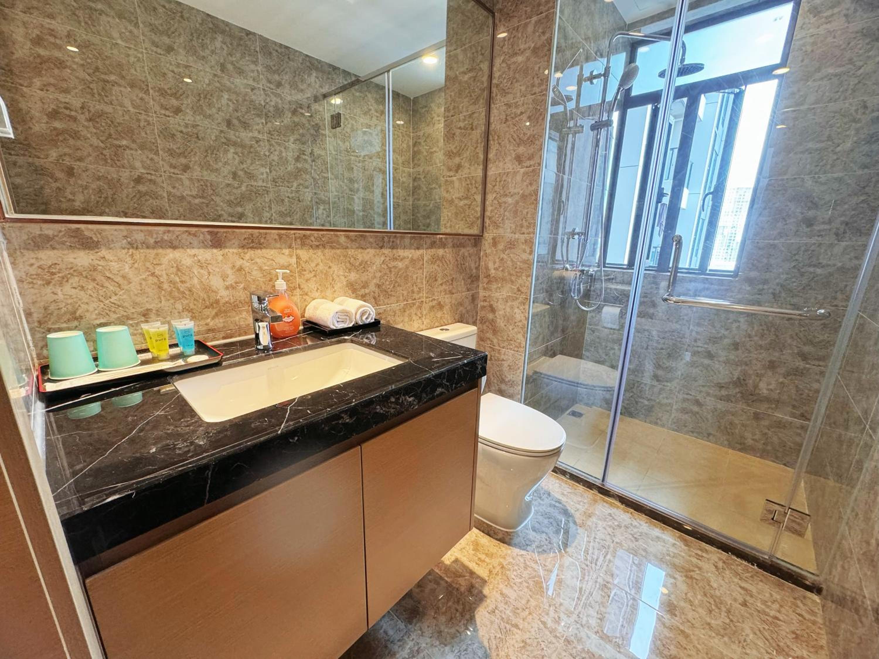 The Bess Hotel Tokyo is located adjacent to Singapore and offers a sea viewIt is a business smart room for couples with a luxurious Princess Bay sea view富力