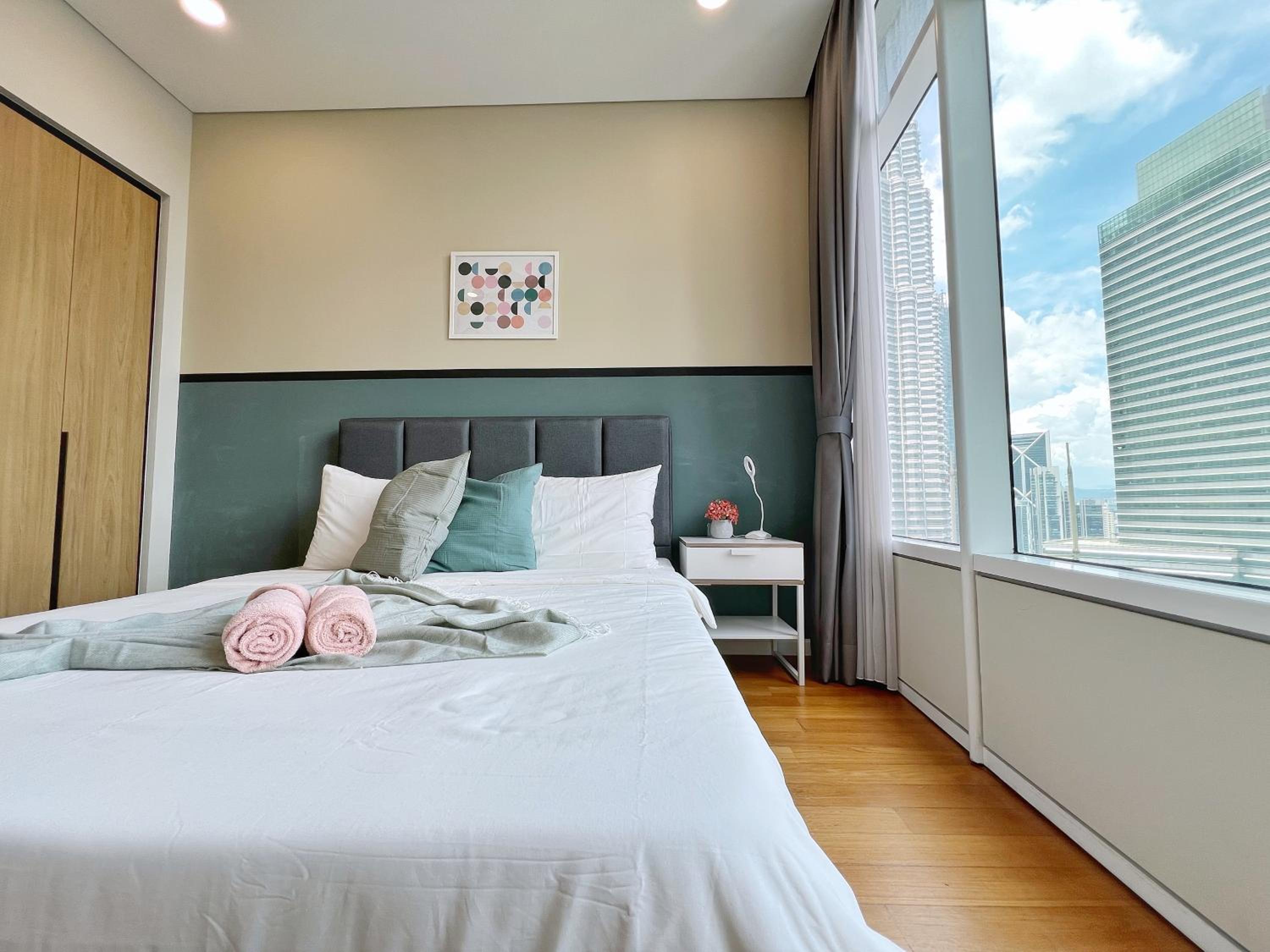 Sky Suites Leisure 3BR Suite at KLCC