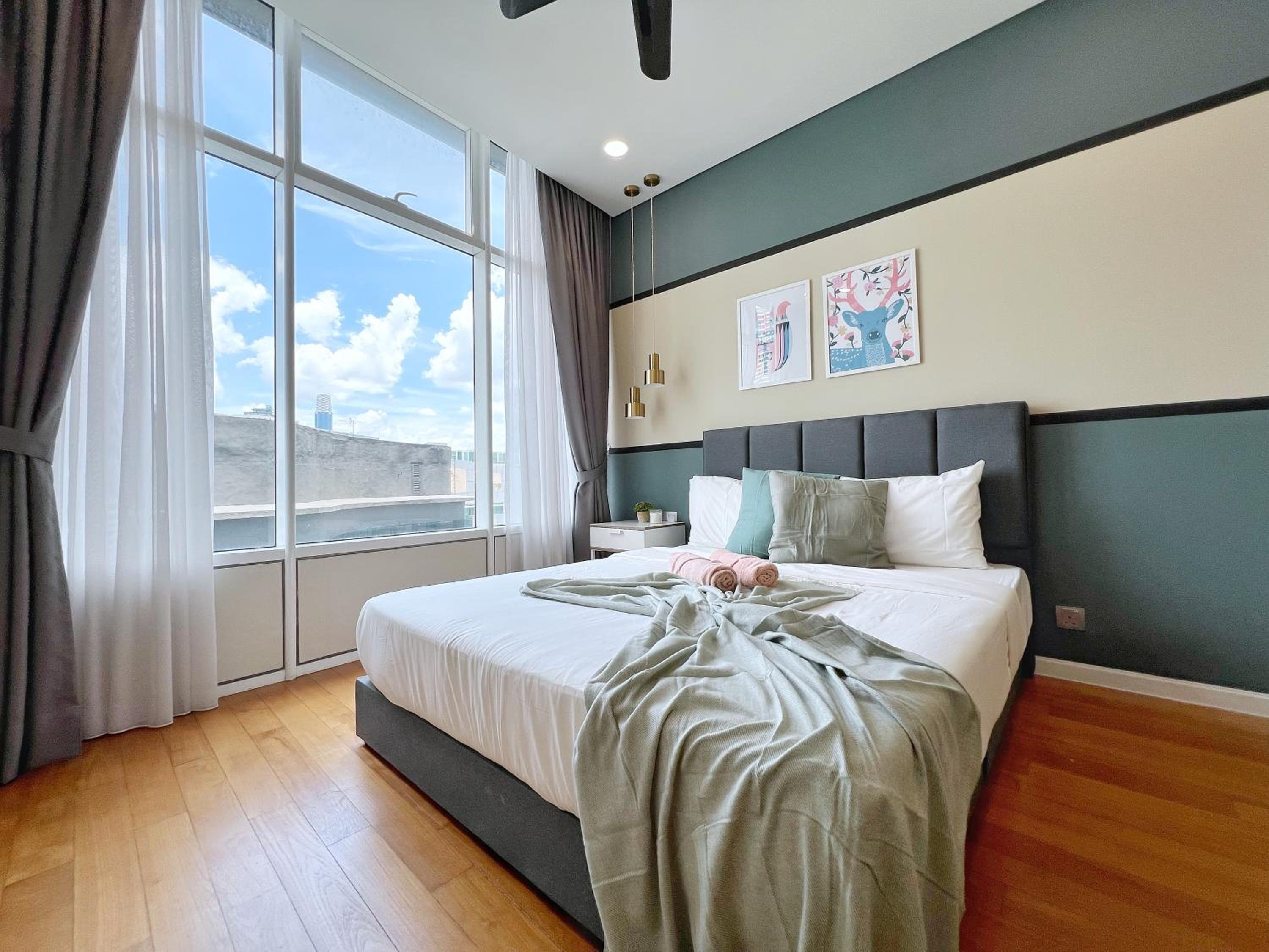 Sky Suites Leisure 3BR Suite at KLCC