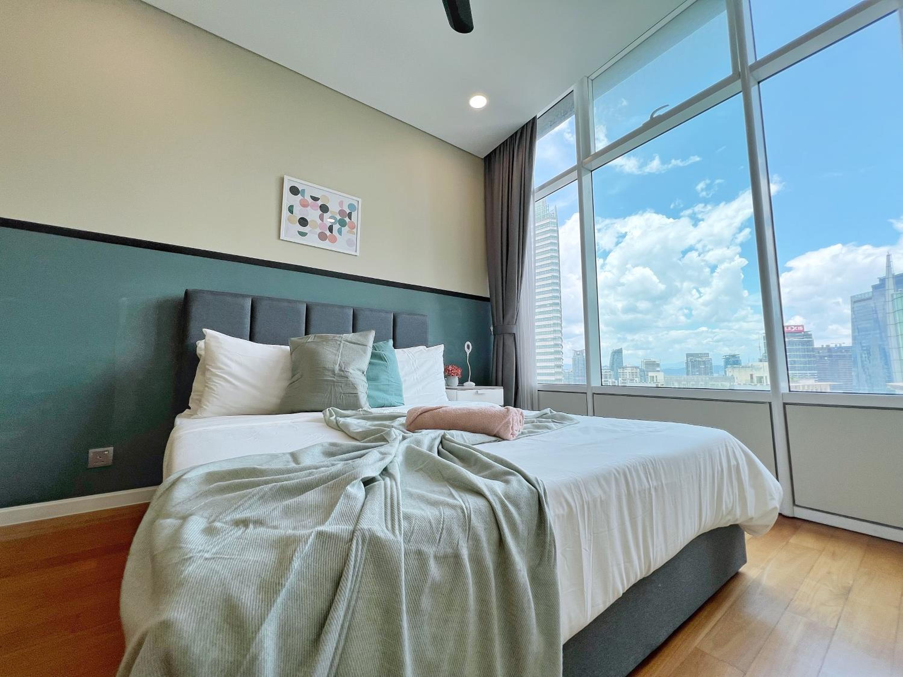 Sky Suites Leisure 3BR Suite at KLCC