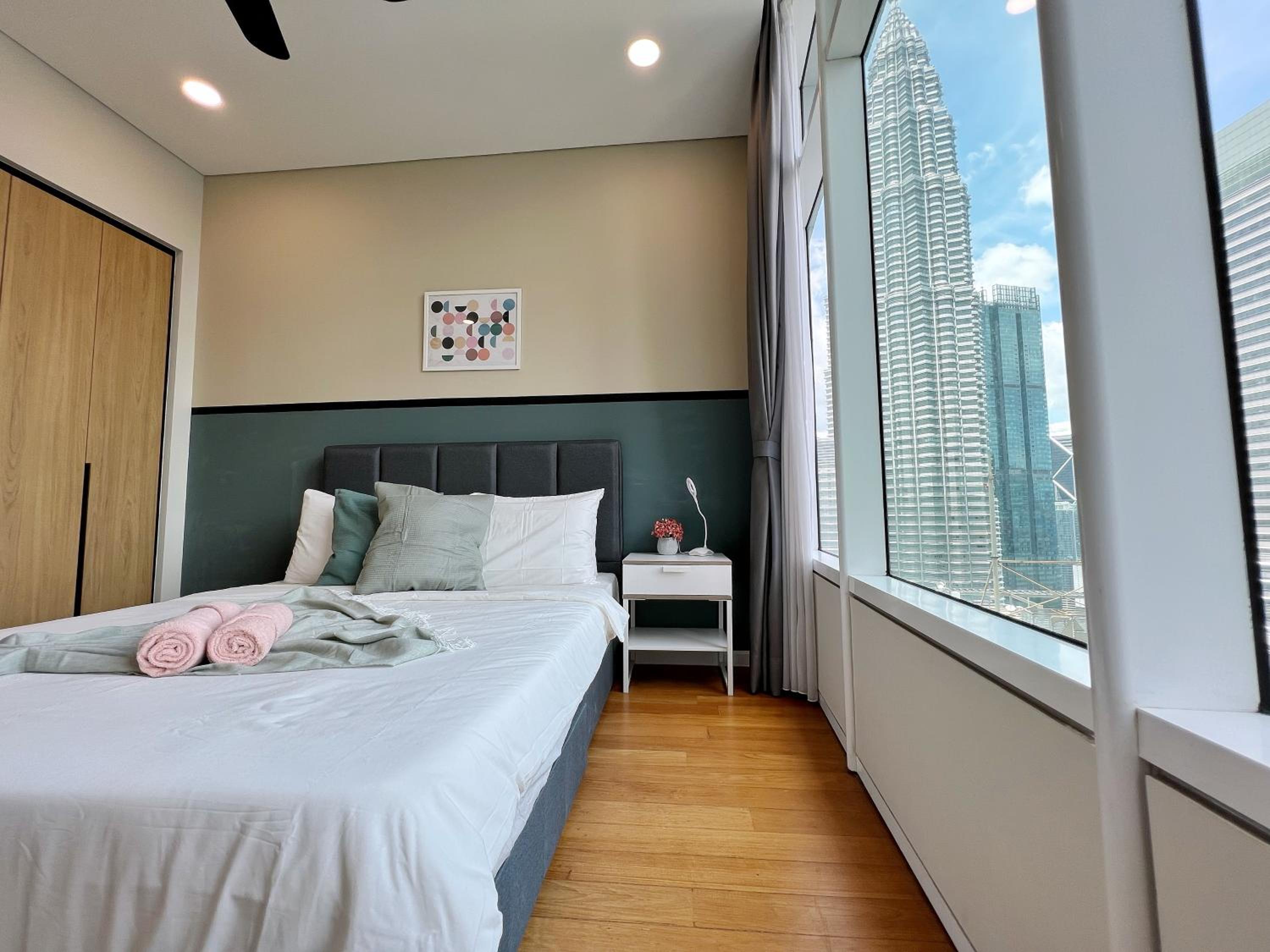 Sky Suites Leisure 3BR Suite at KLCC
