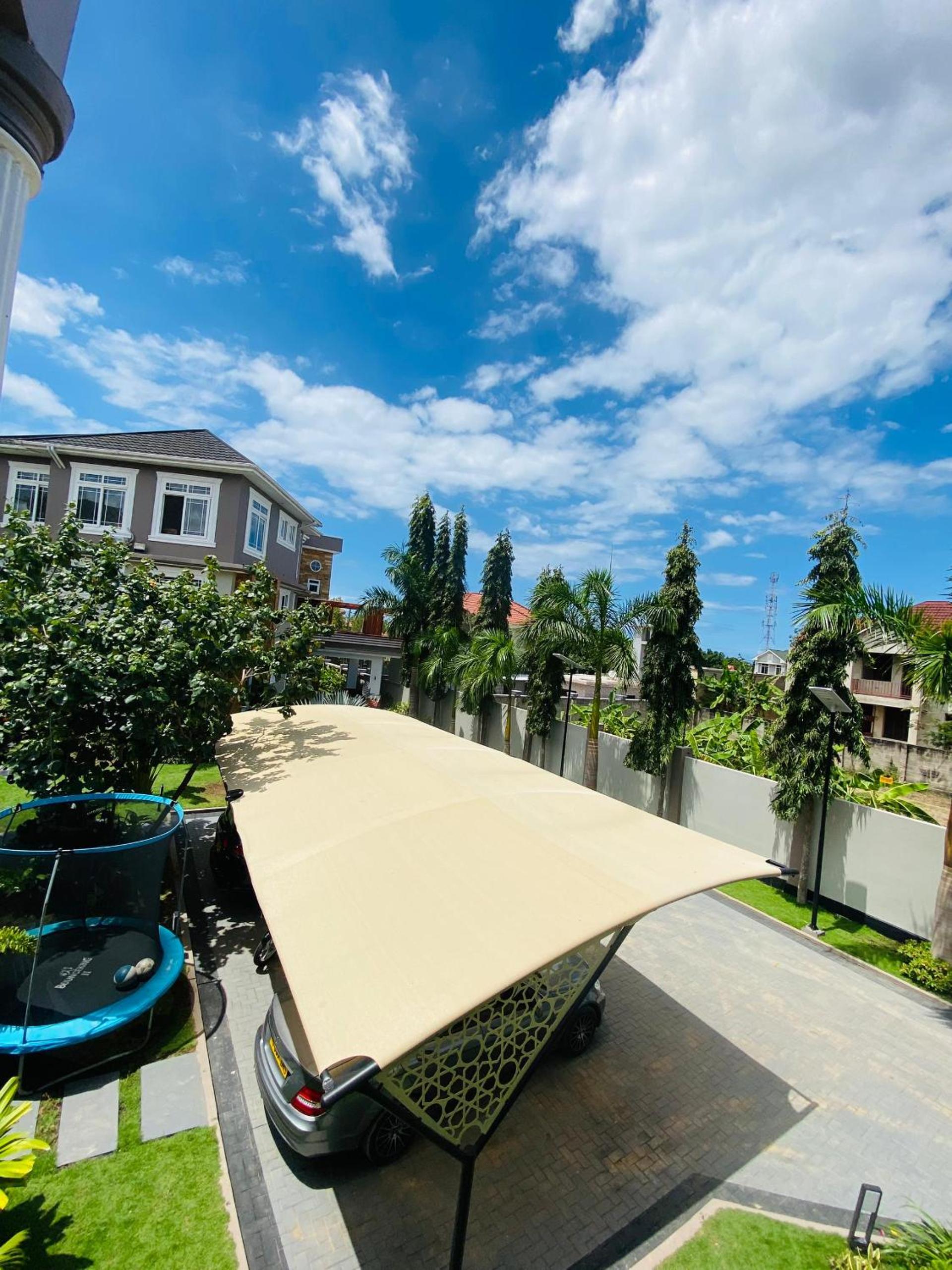 Jacomo Residences