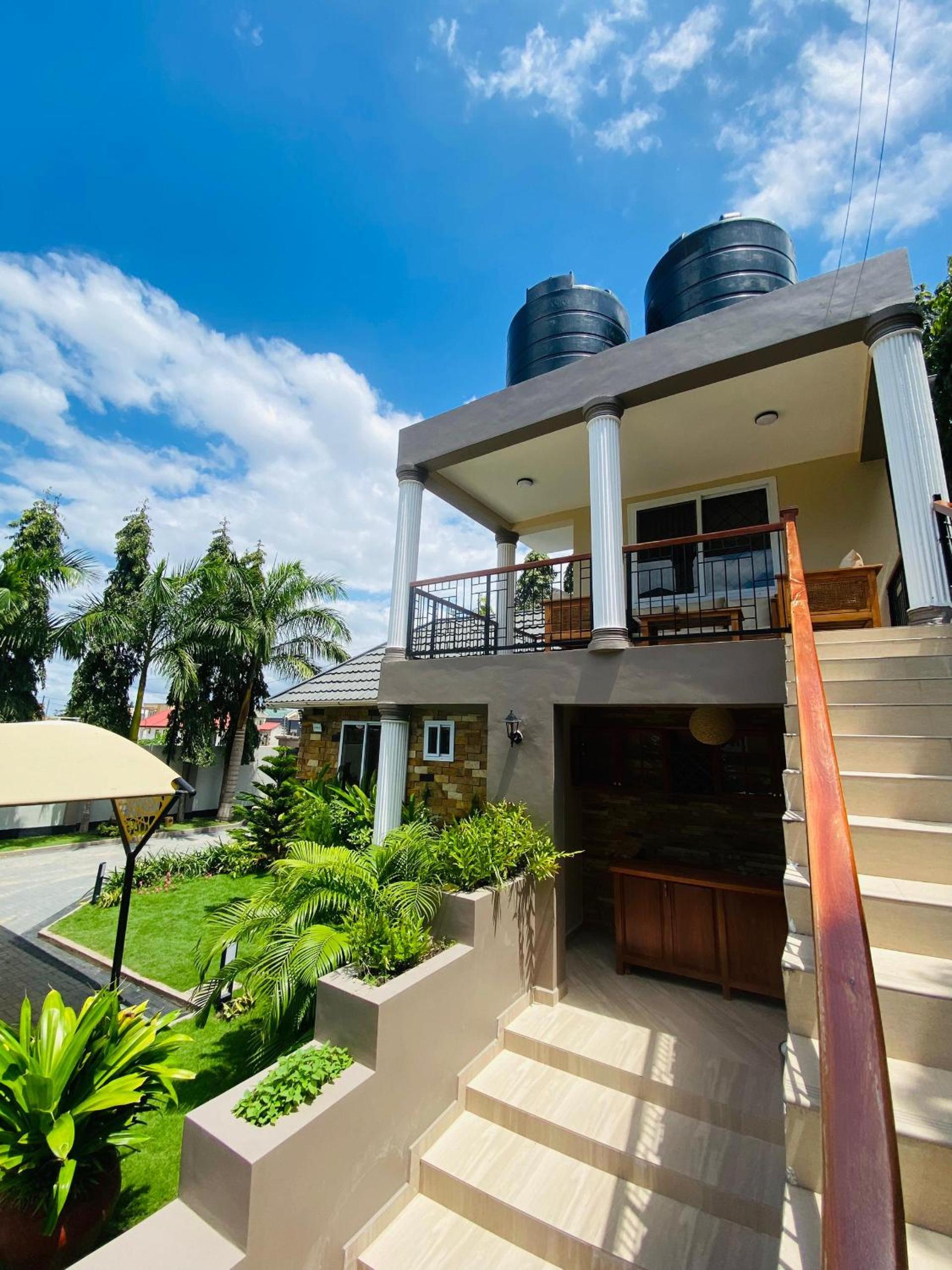Jacomo Residences
