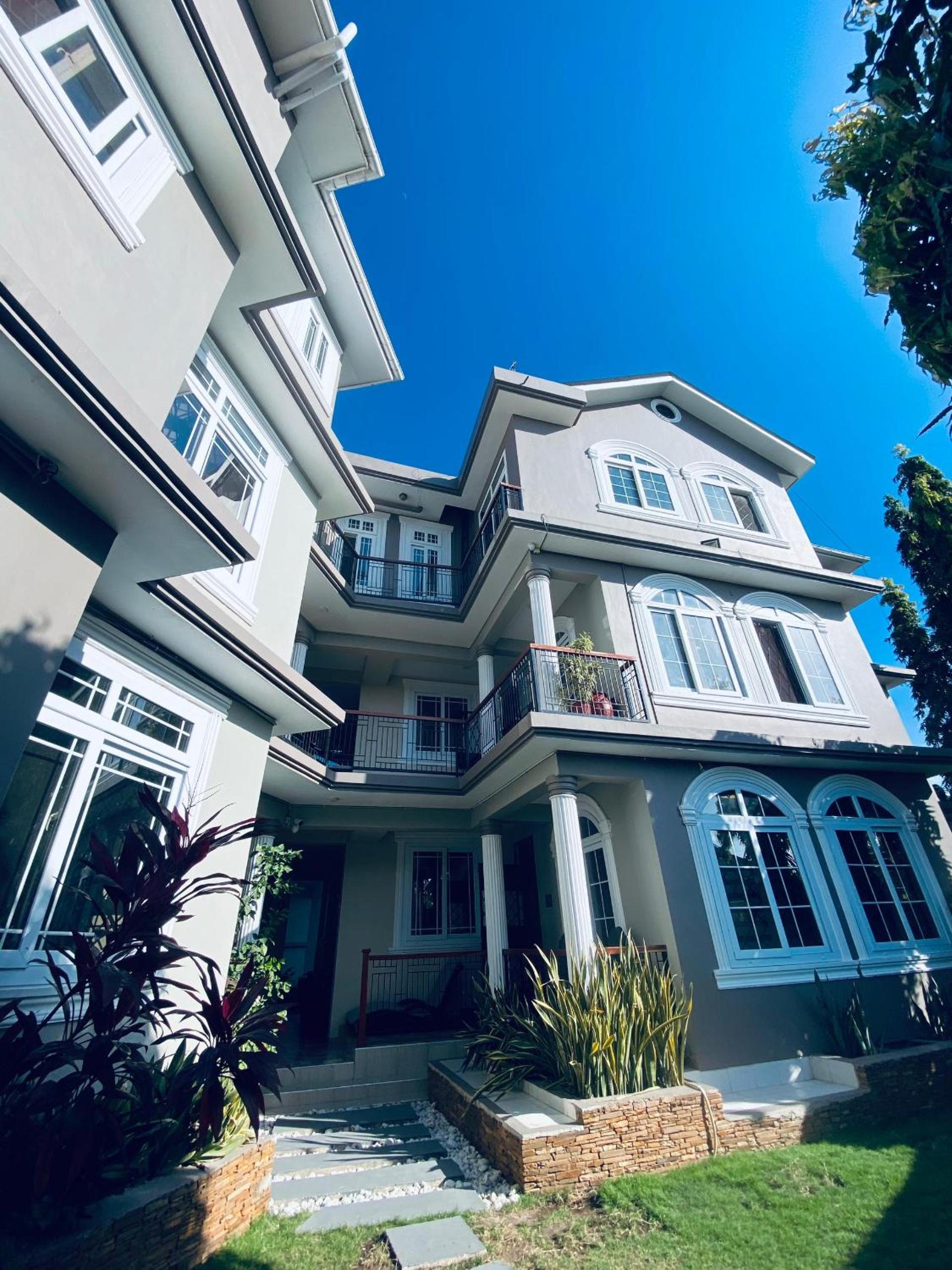 Jacomo Residences