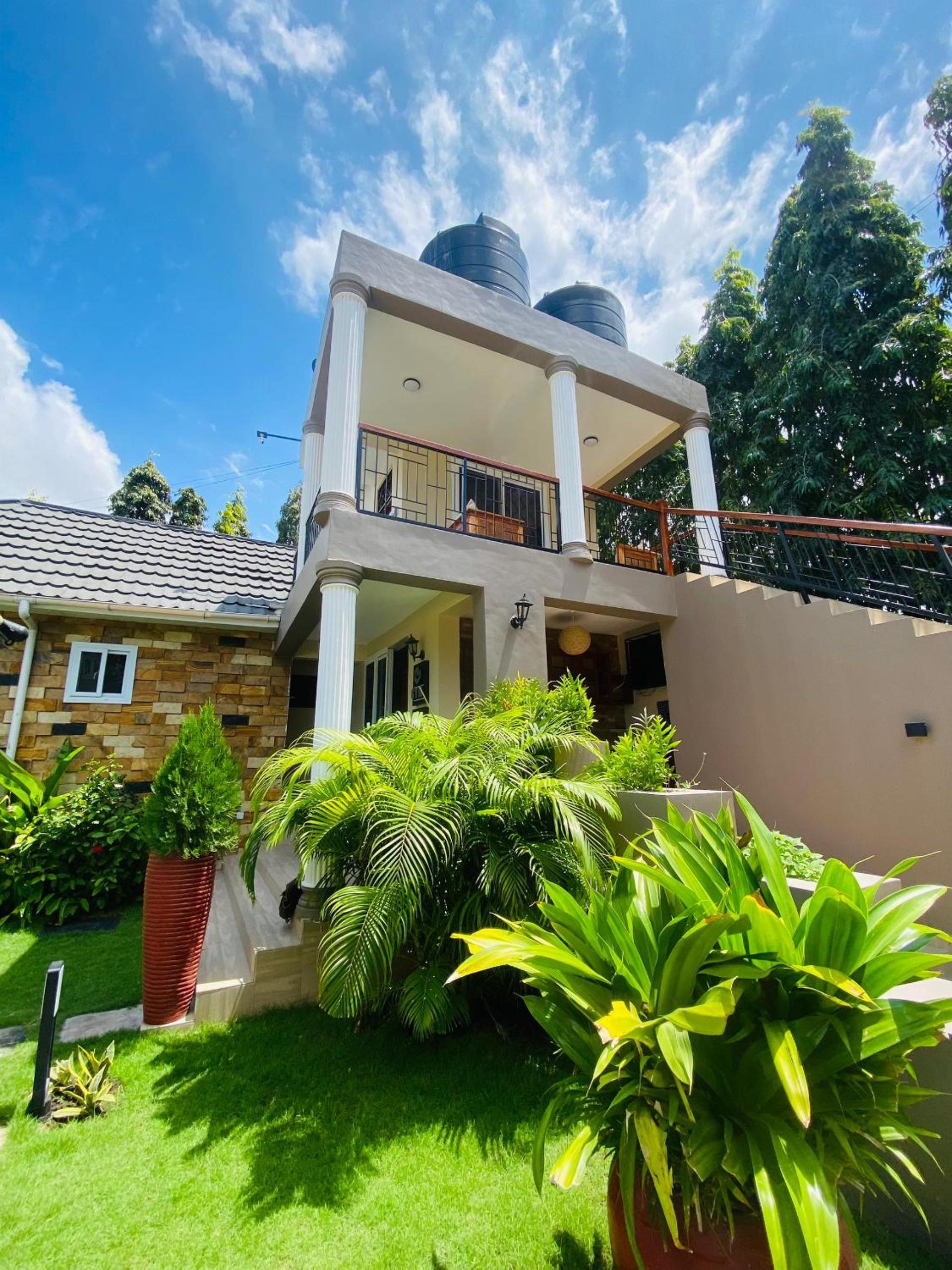 Jacomo Residences