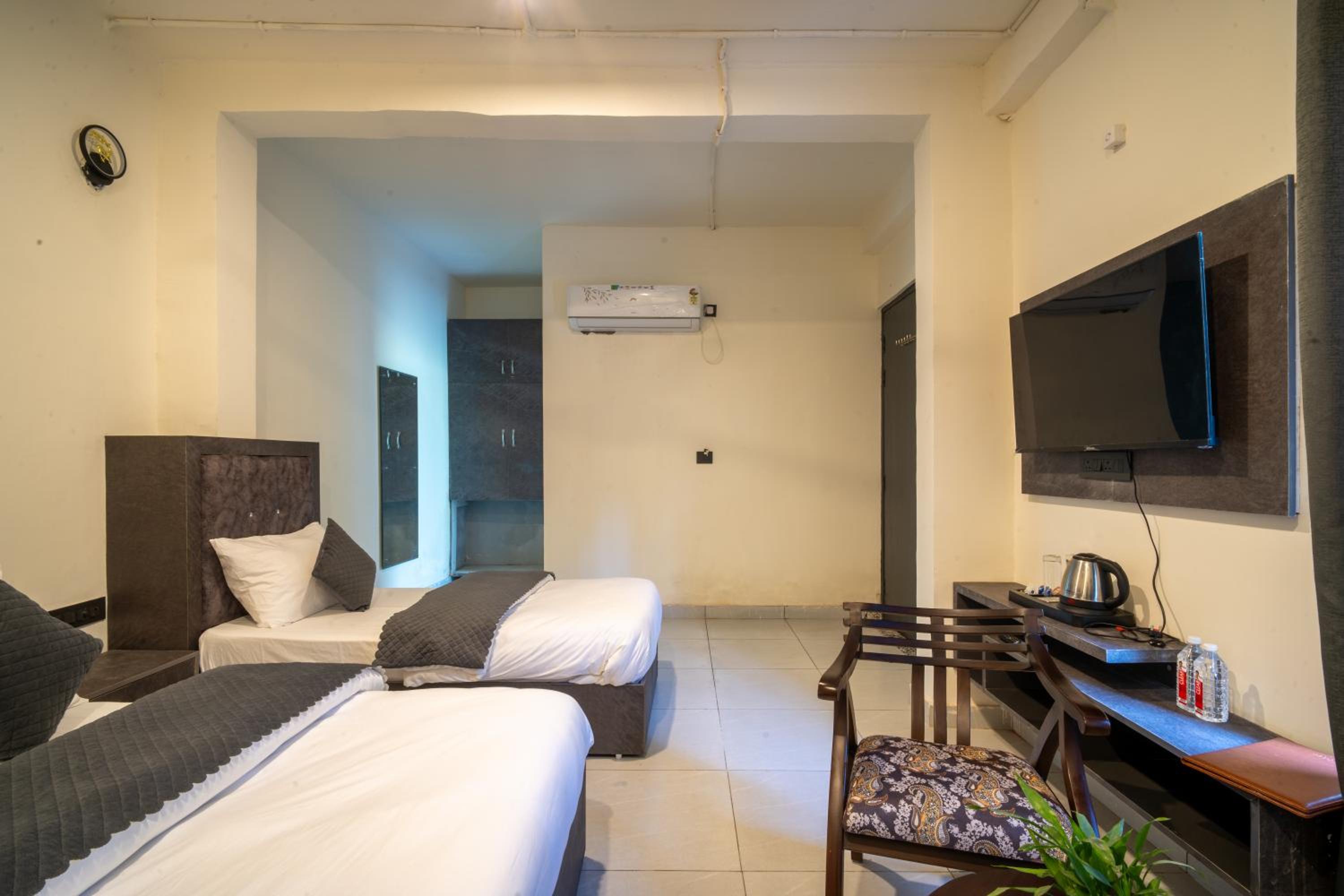 M-aple Hills Resort