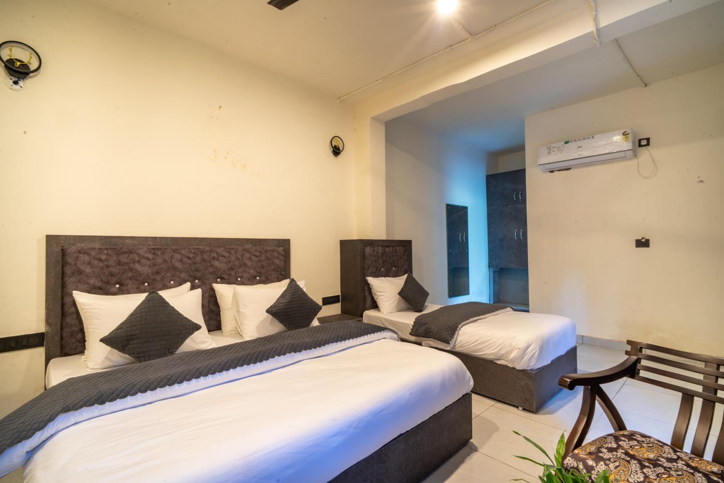M-aple Hills Resort