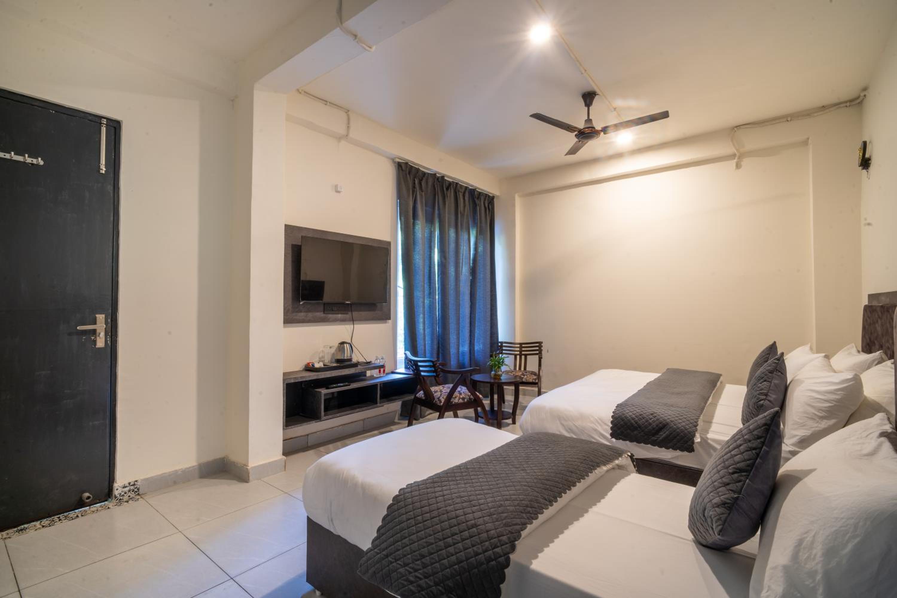 M-aple Hills Resort