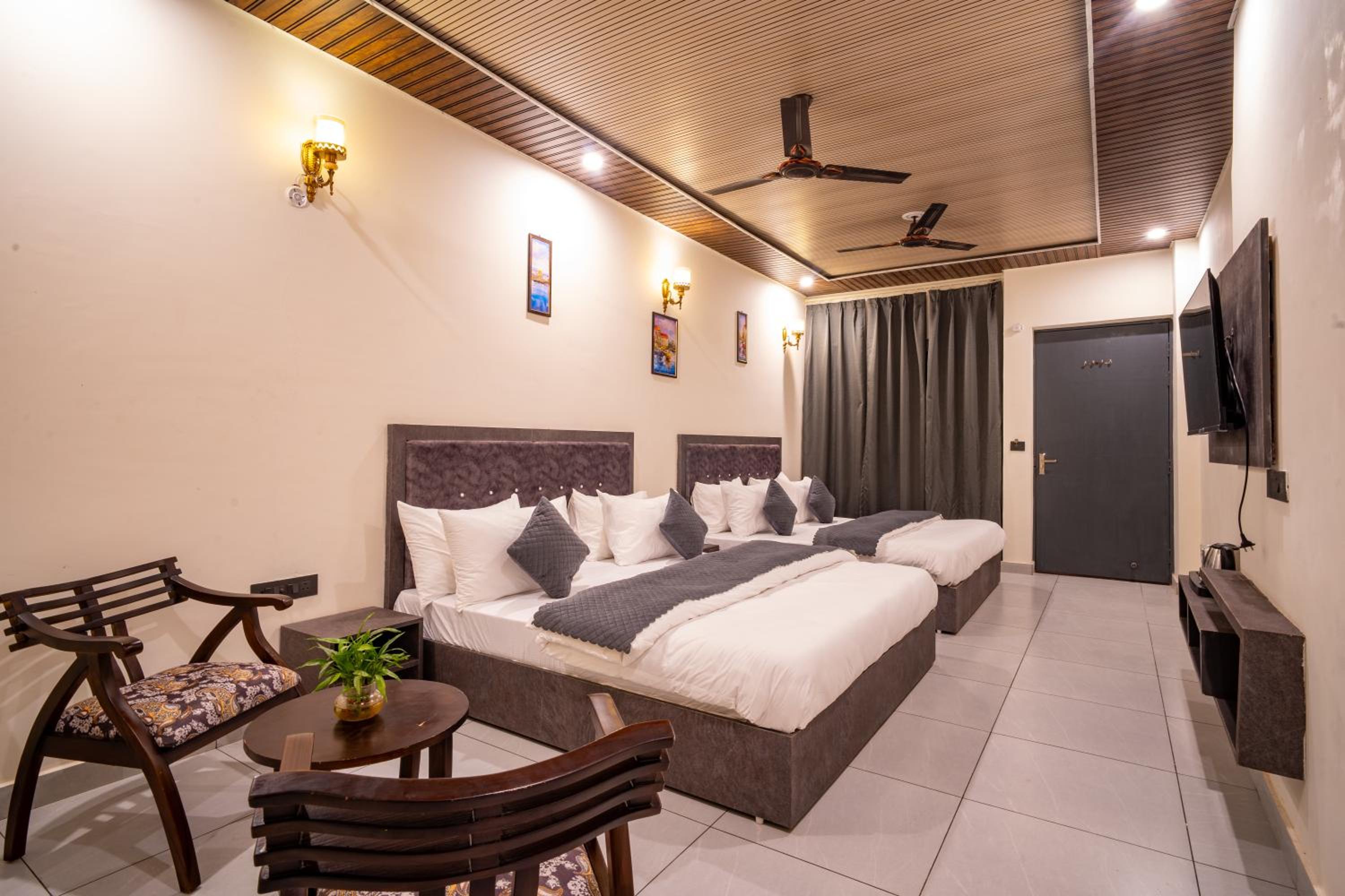 M-aple Hills Resort