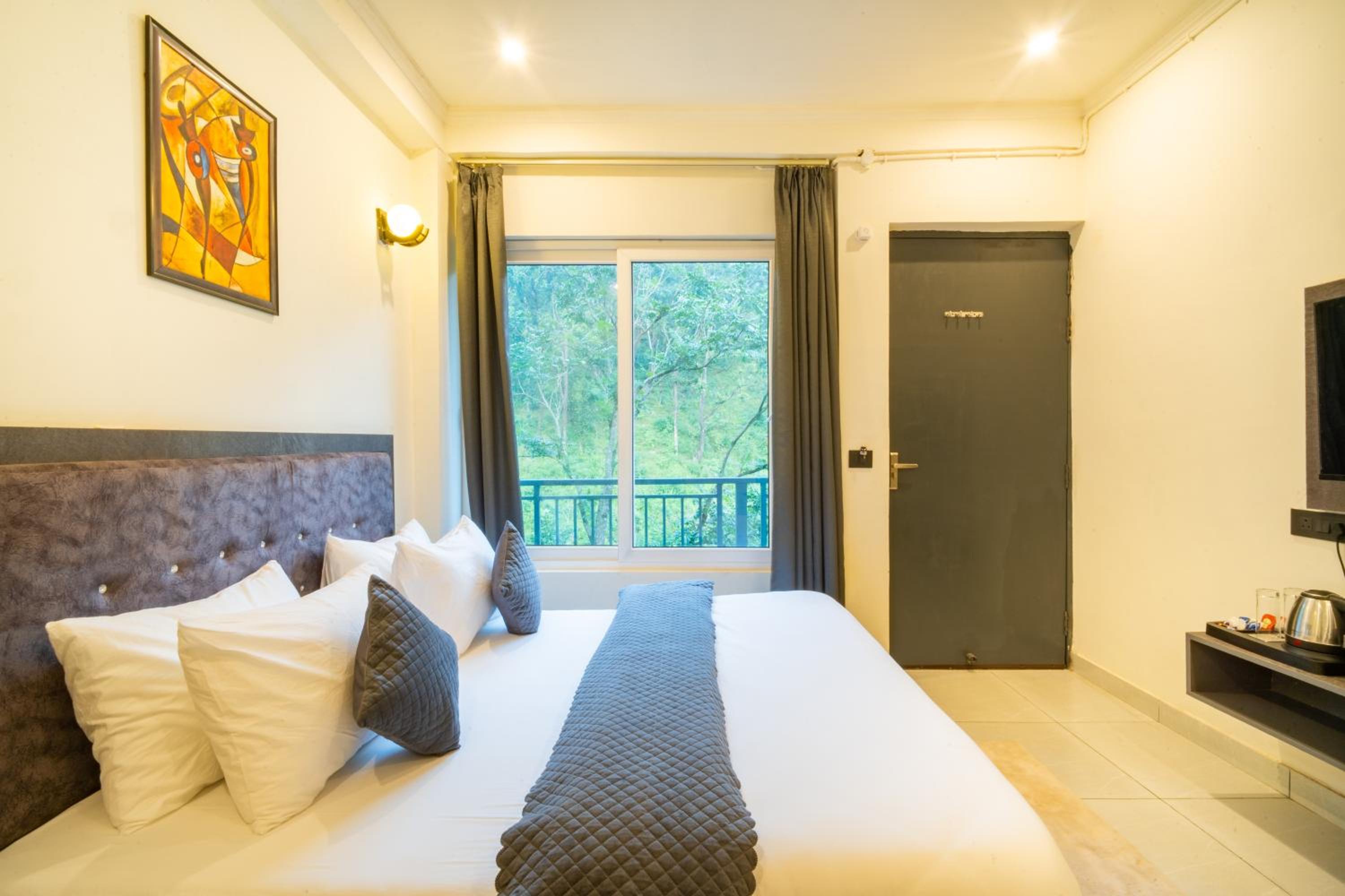 M-aple Hills Resort