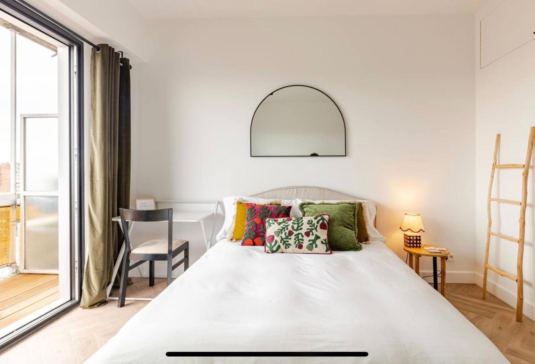 Deluxe Studio La Cambre - with view