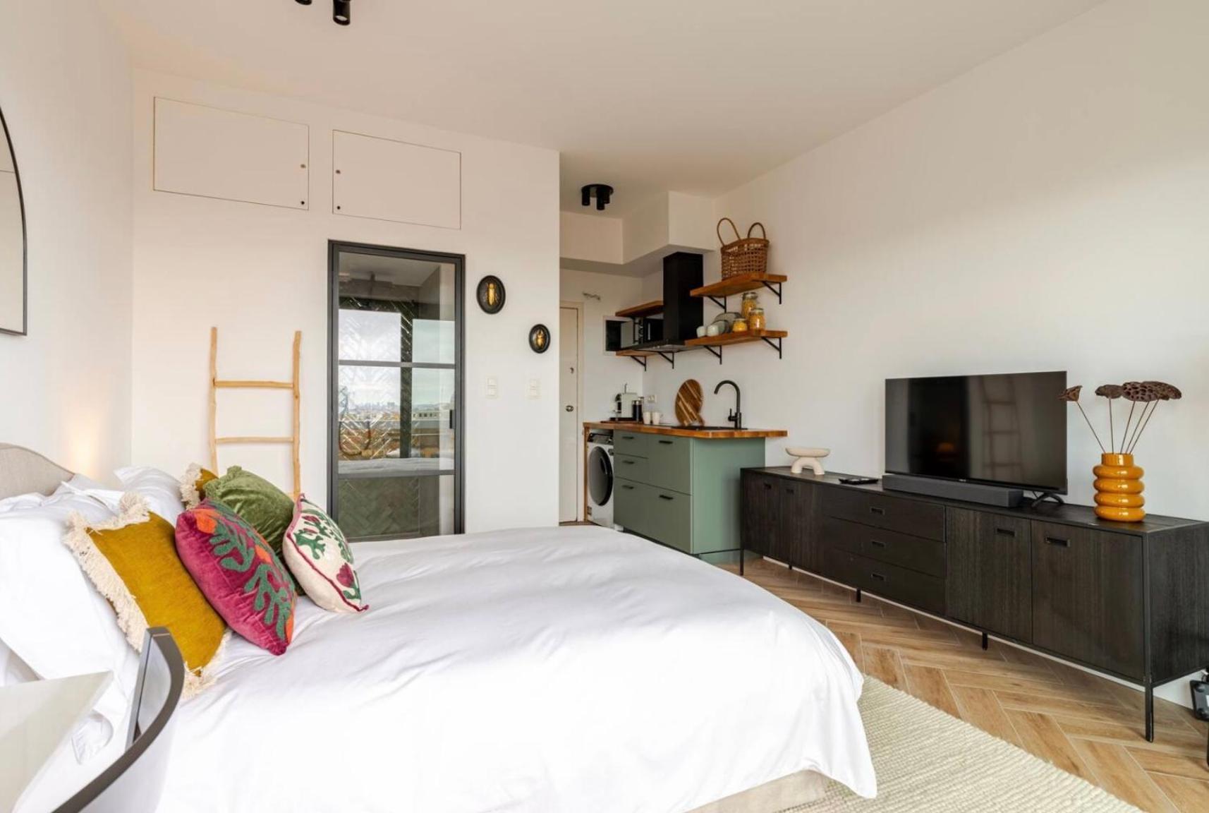 Deluxe Studio La Cambre - with view