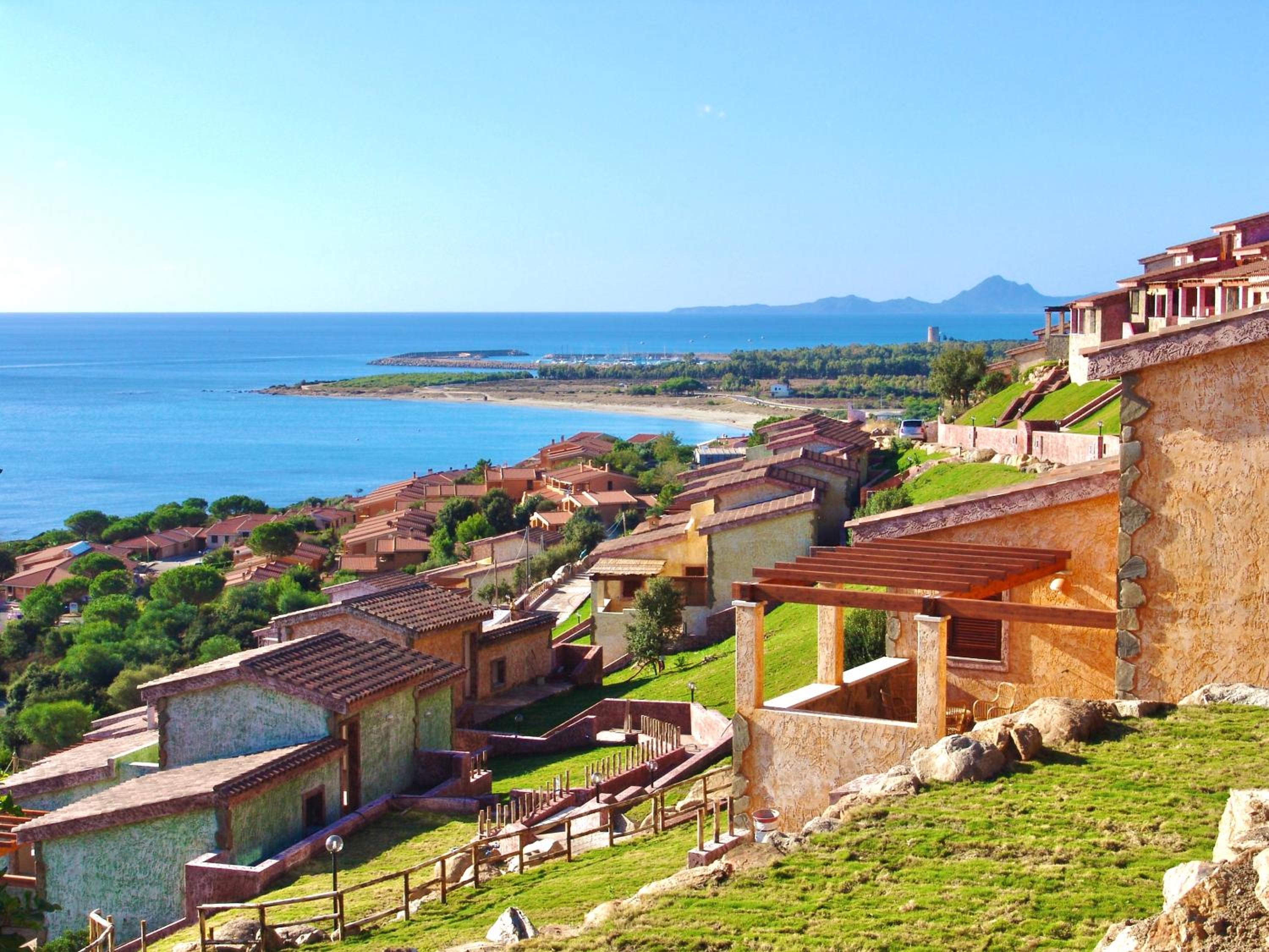Villas in Porto Corallo just 400 meters from the sea photo 5